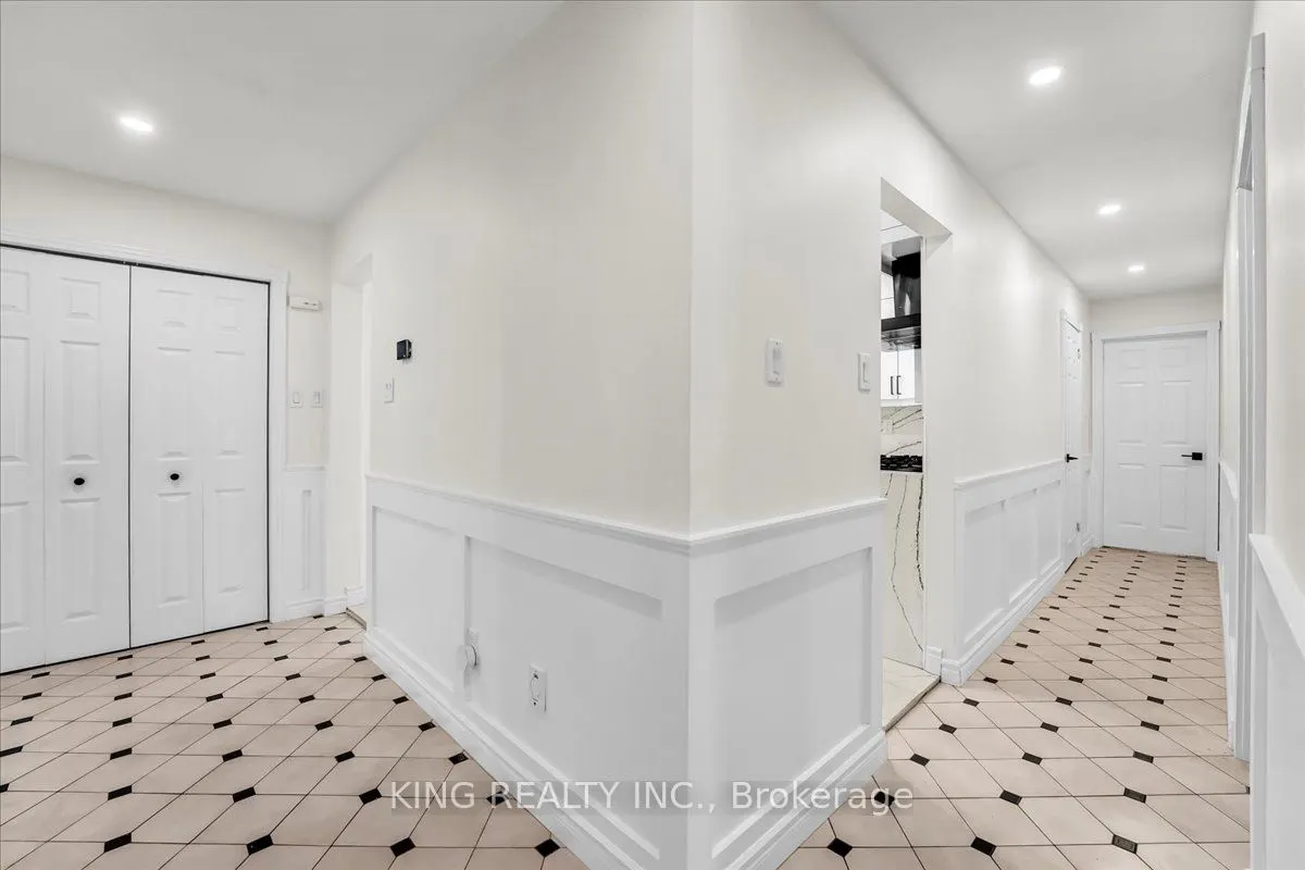 16 Meander Close