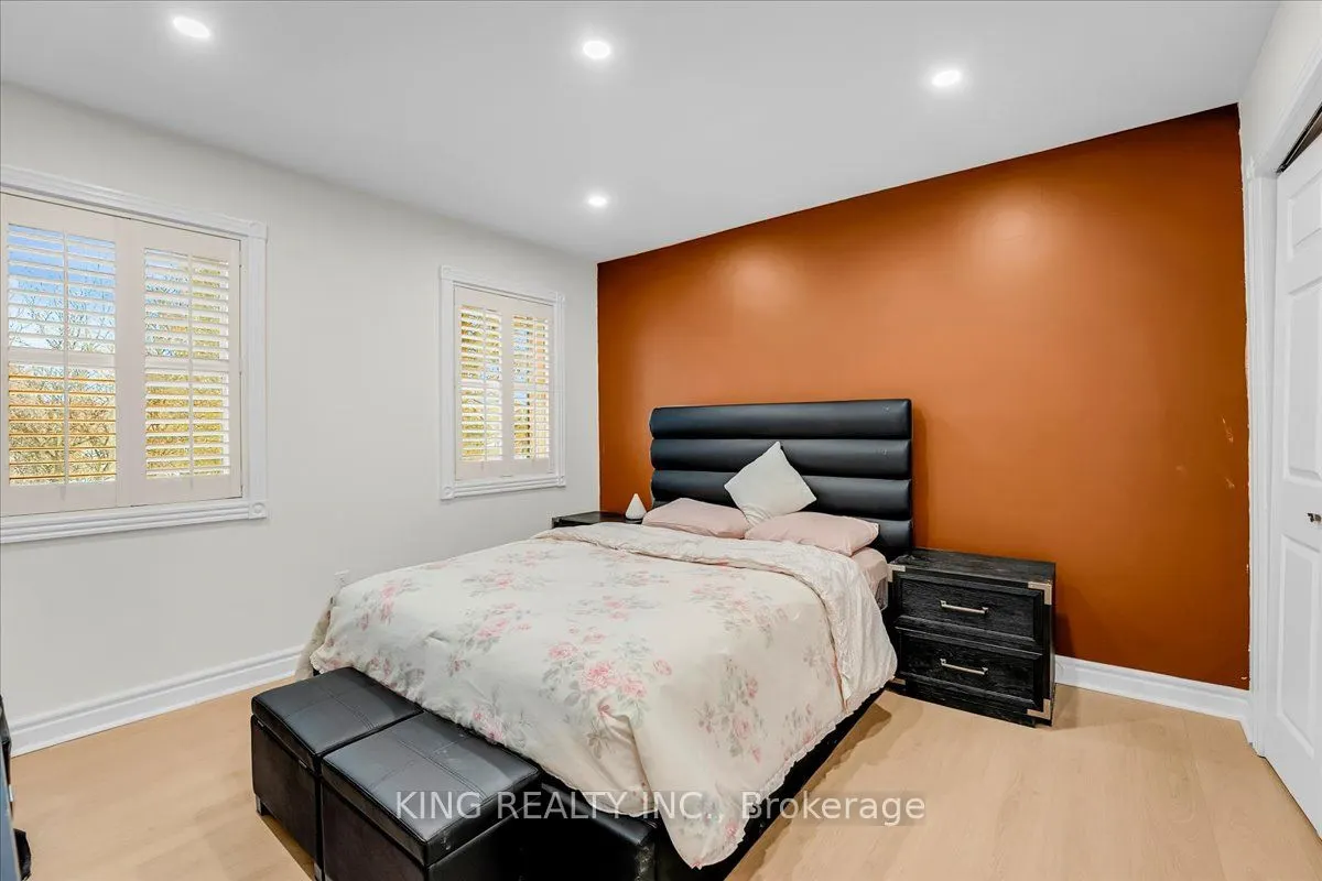 16 Meander Close