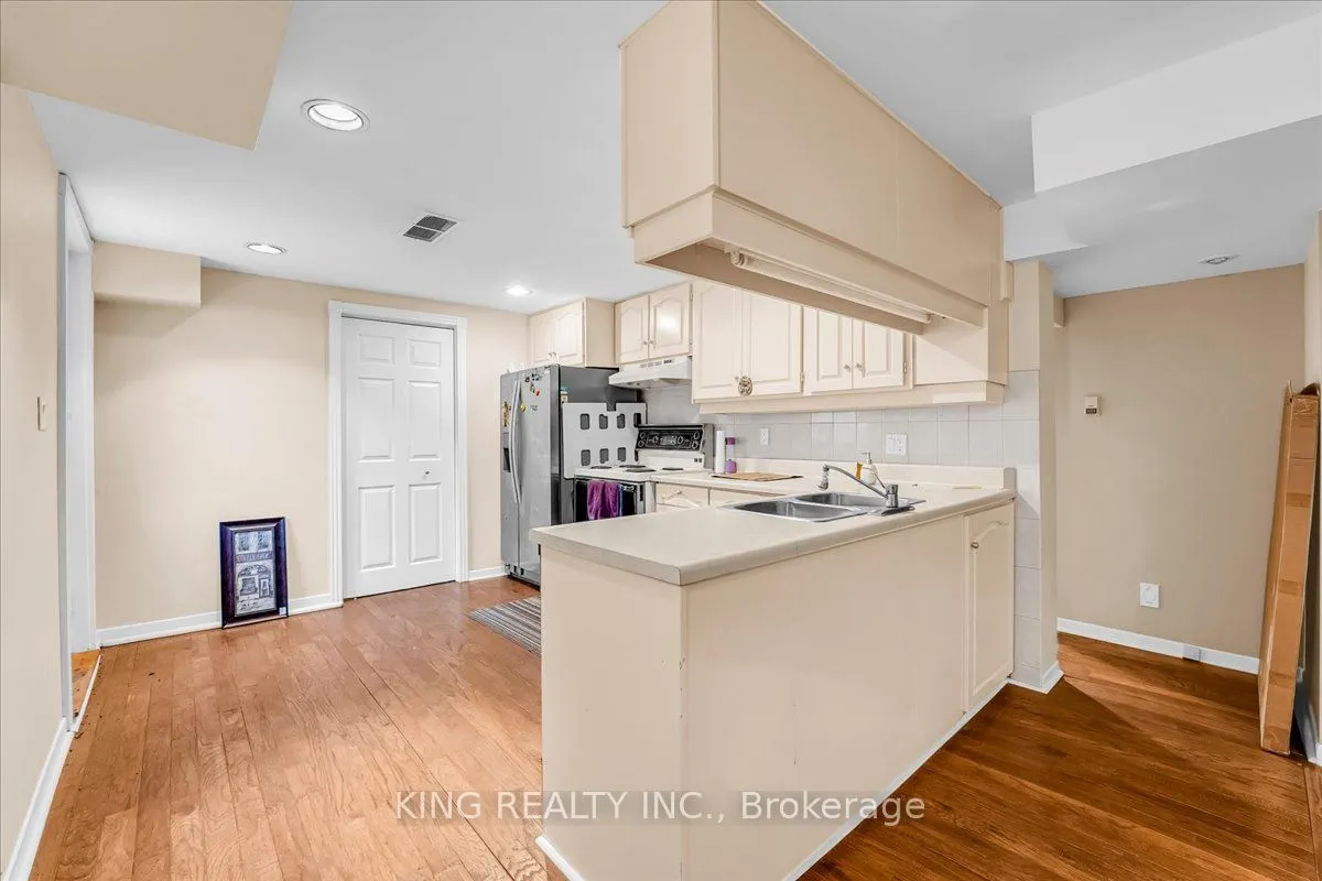 16 Meander Close
