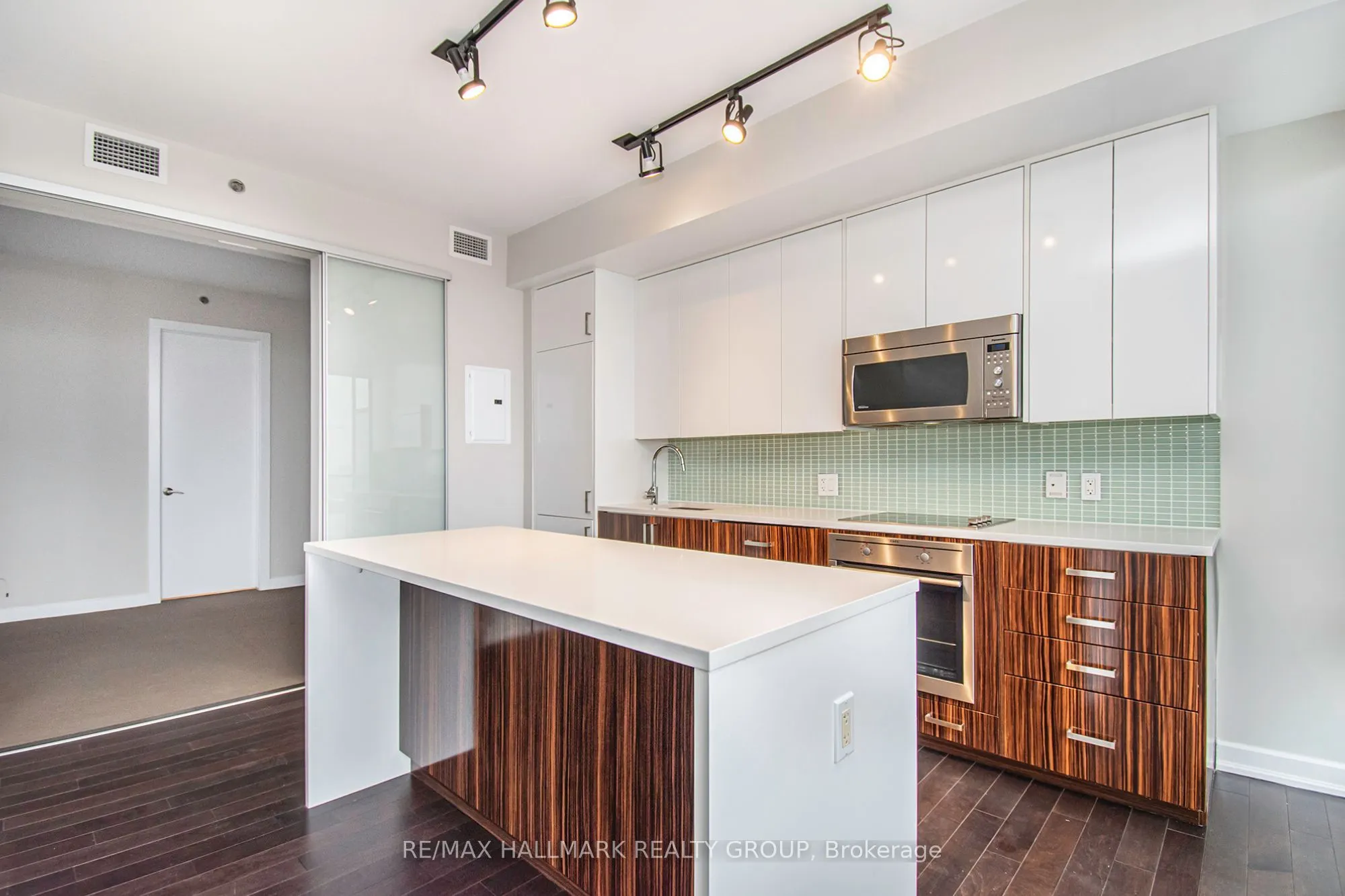 300 Lisgar Street, #1007