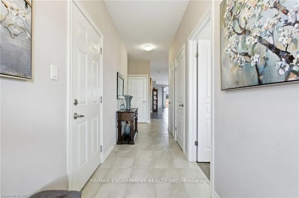 4 ELLIS Avenue