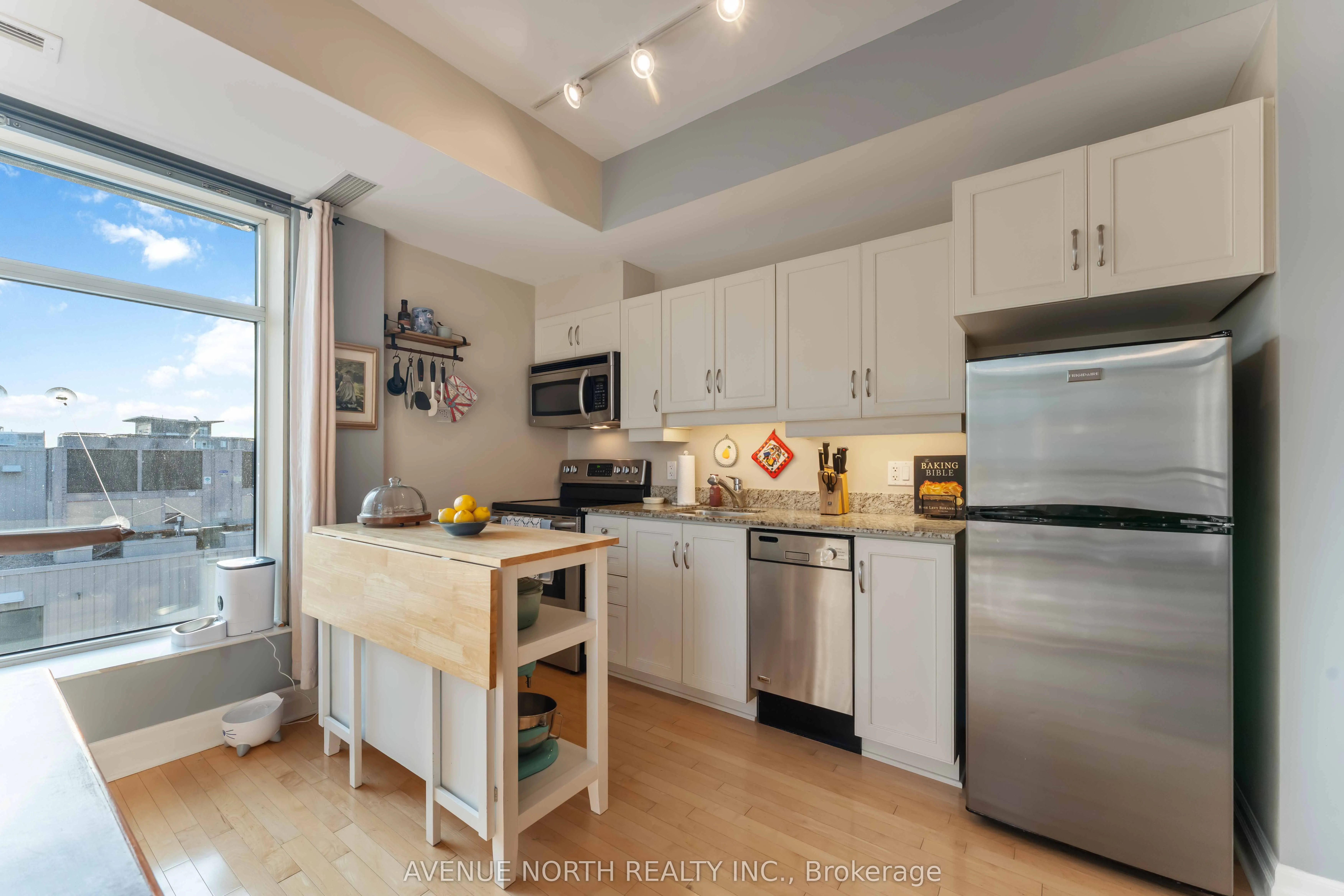 245 Kent Street, #1505