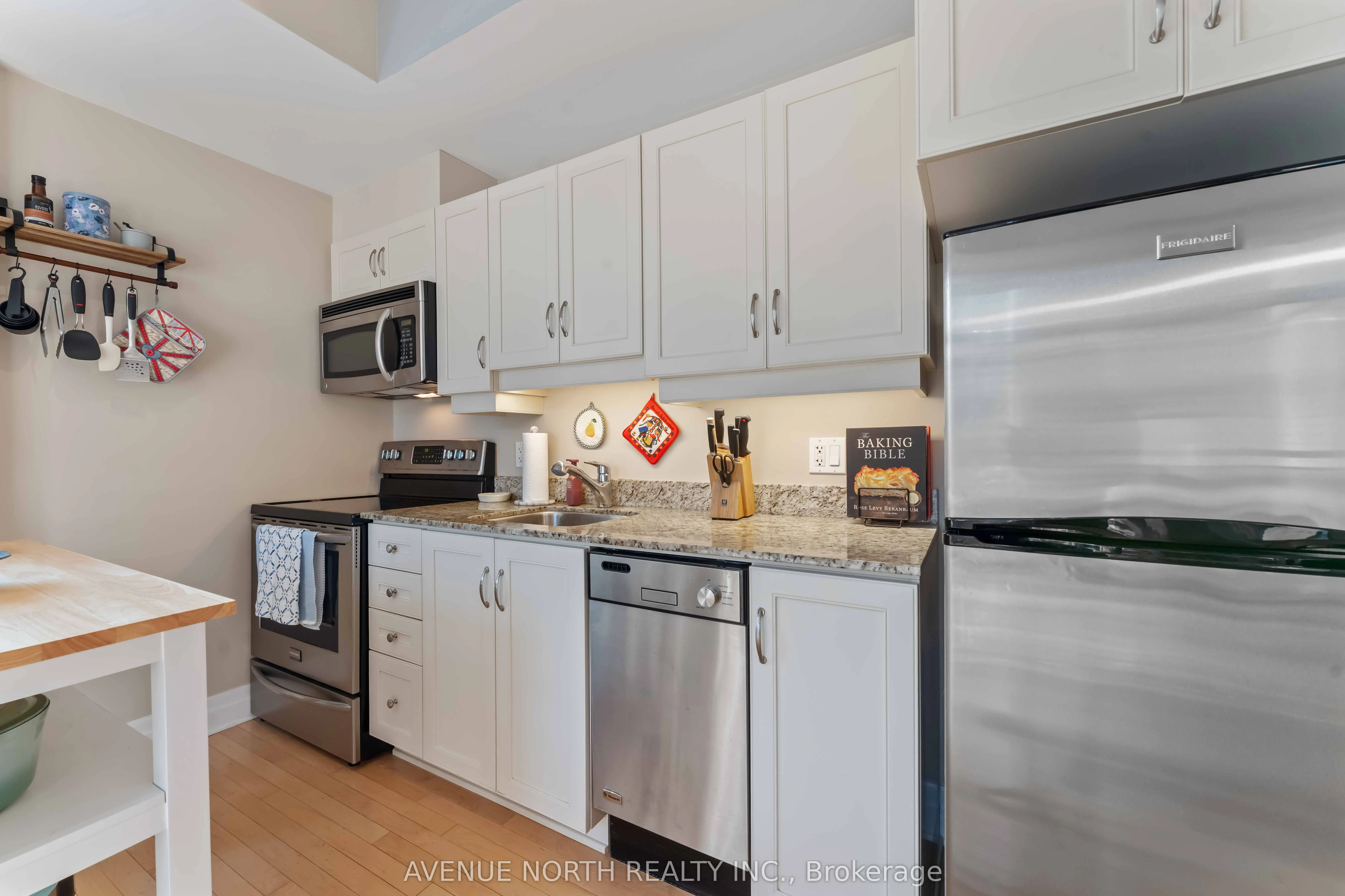 245 Kent Street, #1505