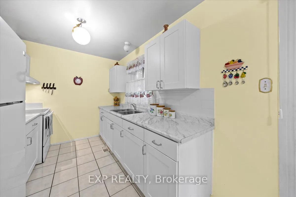 1971 Greenvale Lane