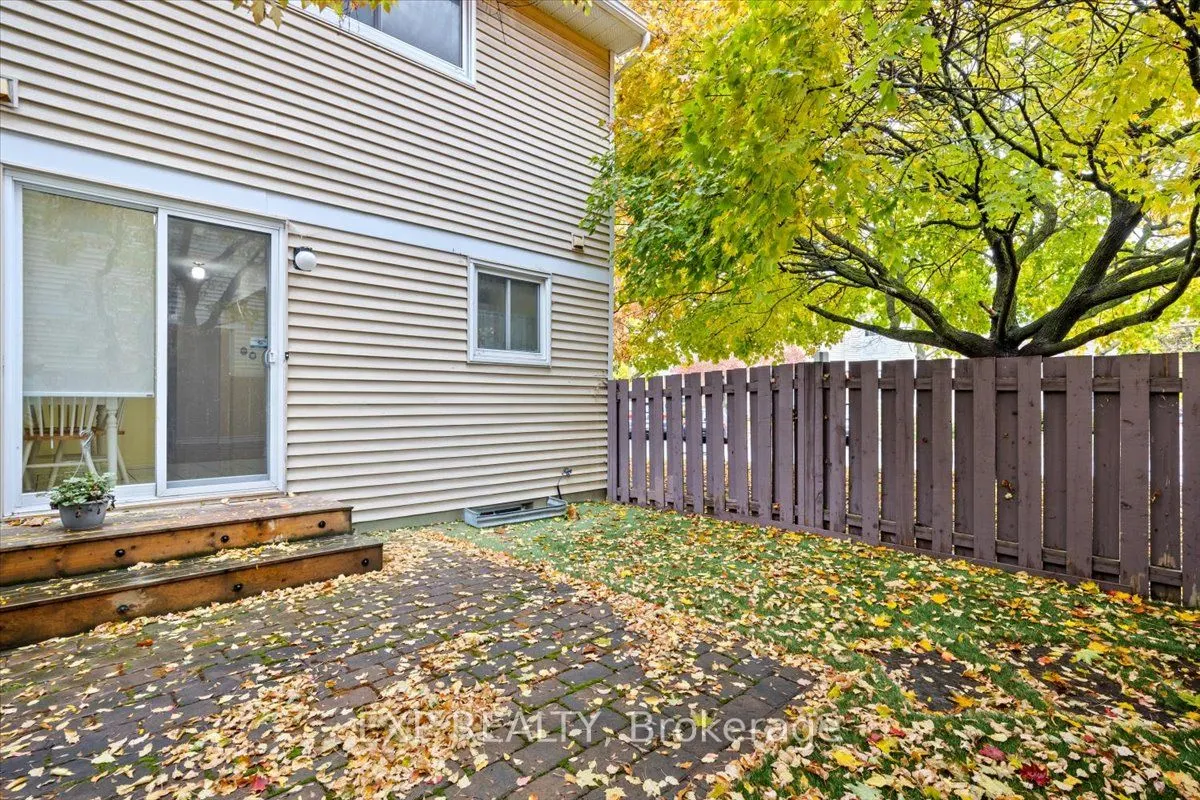 1971 Greenvale Lane