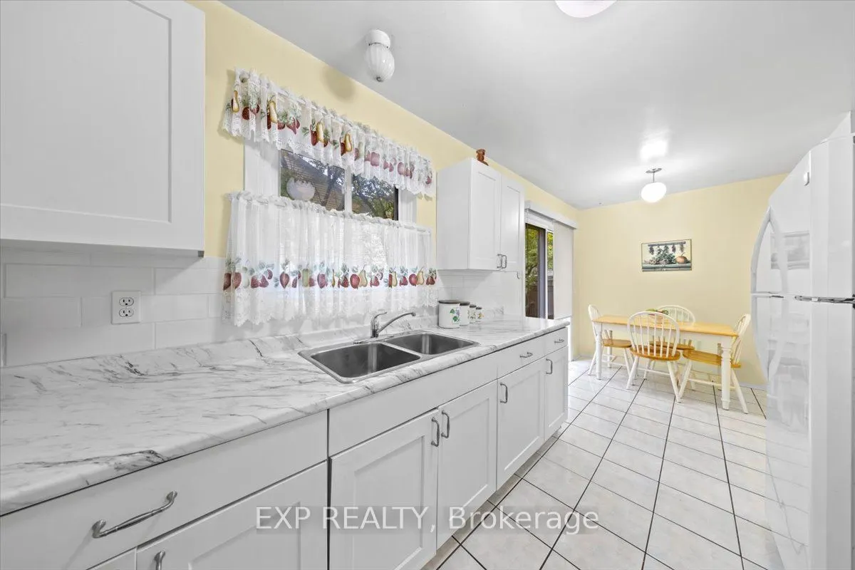 1971 Greenvale Lane