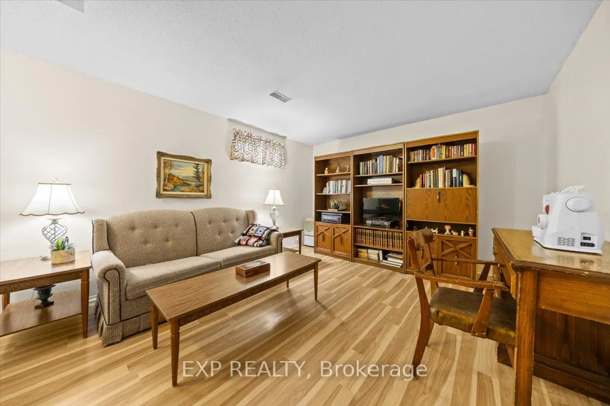 1971 Greenvale Lane