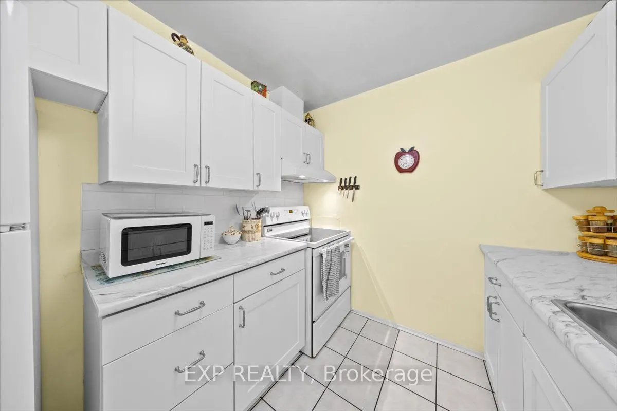 1971 Greenvale Lane