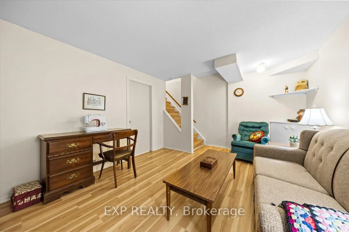 1971 Greenvale Lane