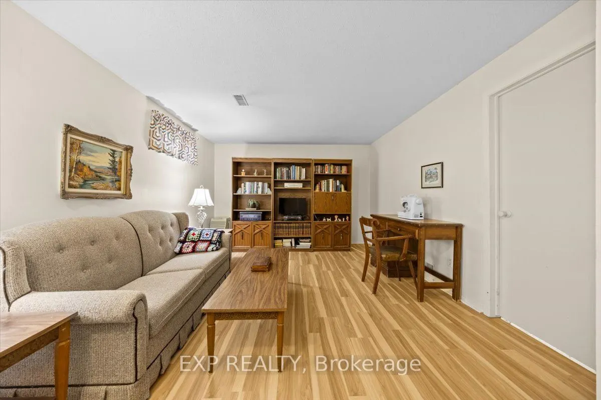 1971 Greenvale Lane