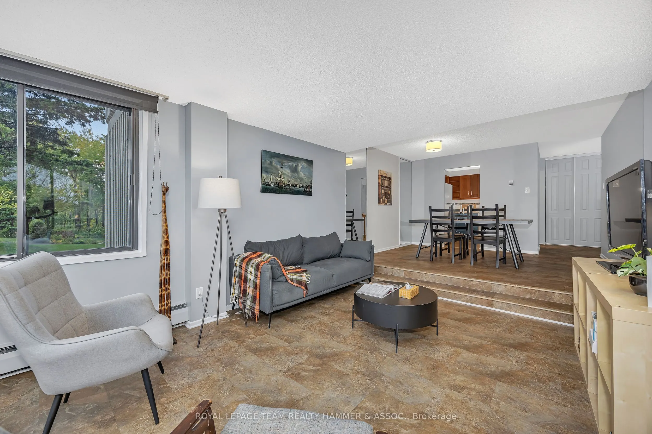 415 Greenview Avenue, #106