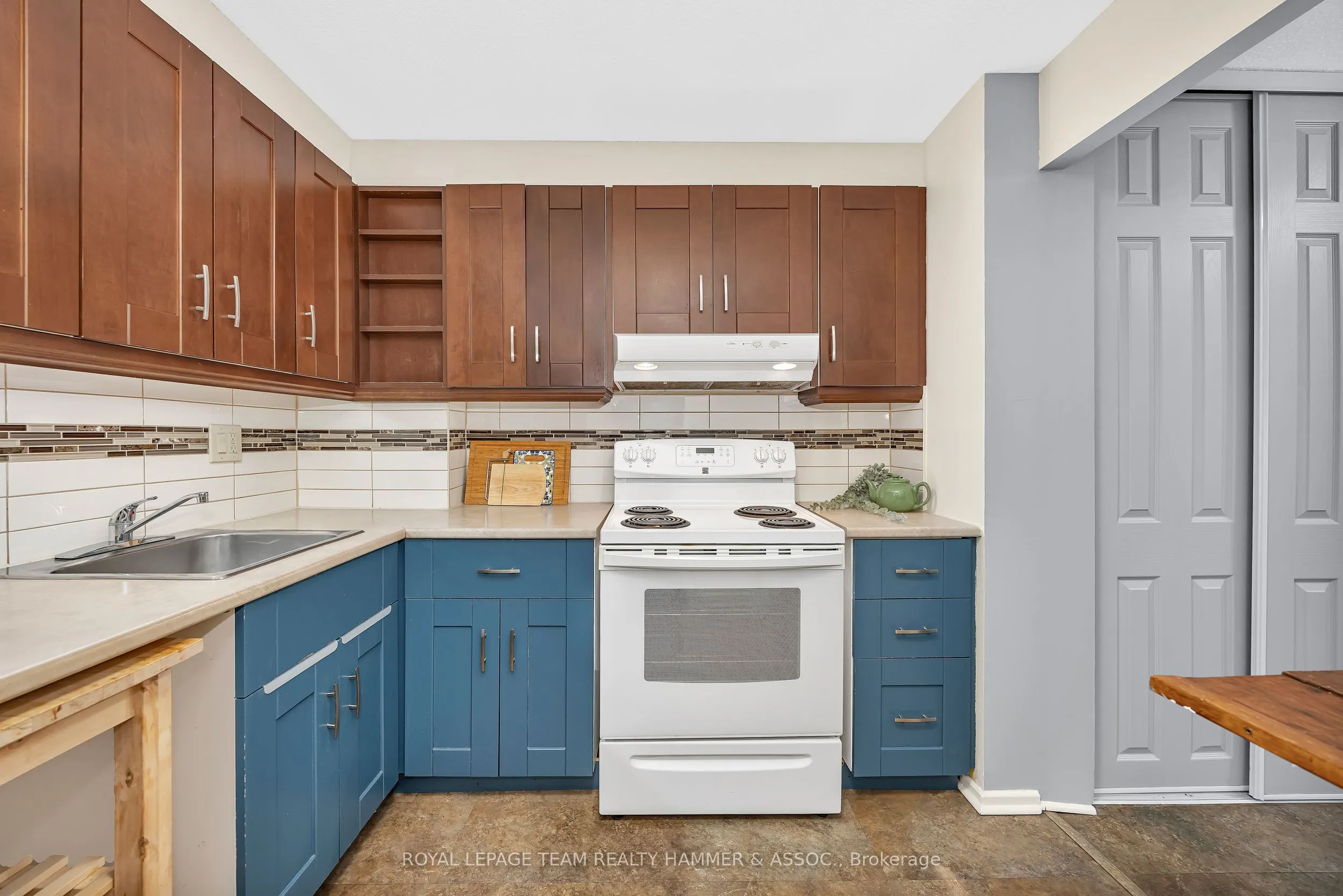 415 Greenview Avenue, #106