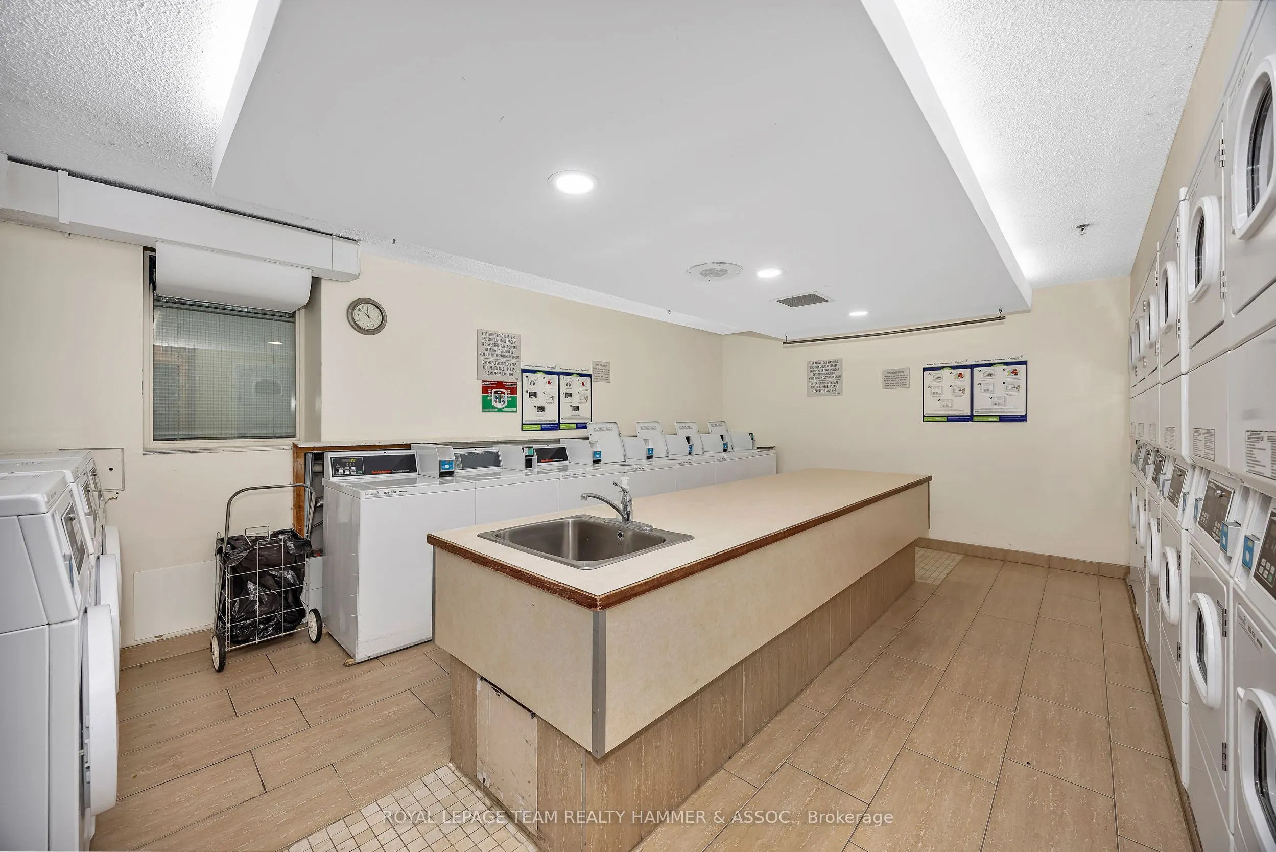 415 Greenview Avenue, #106