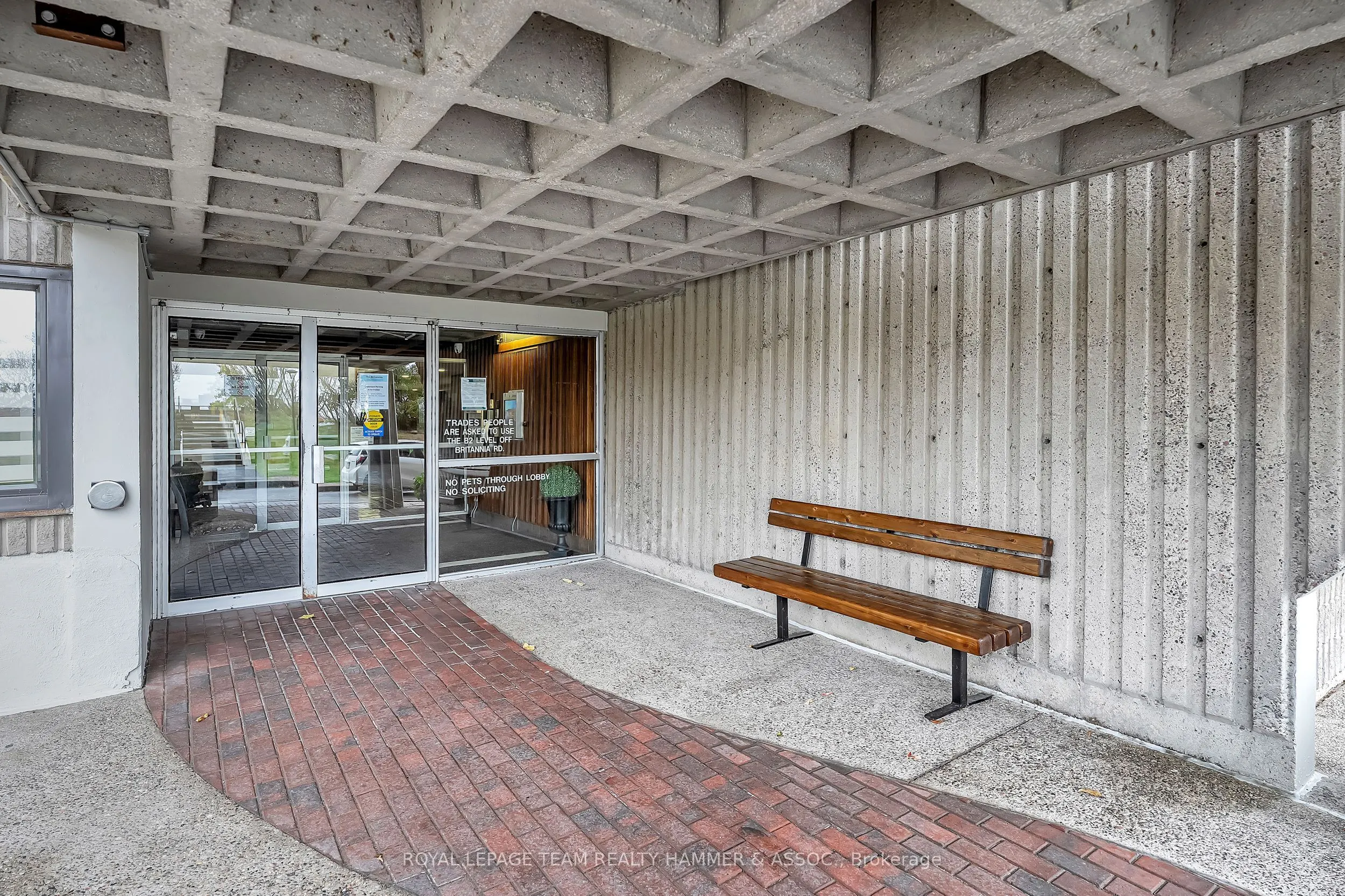 415 Greenview Avenue, #106