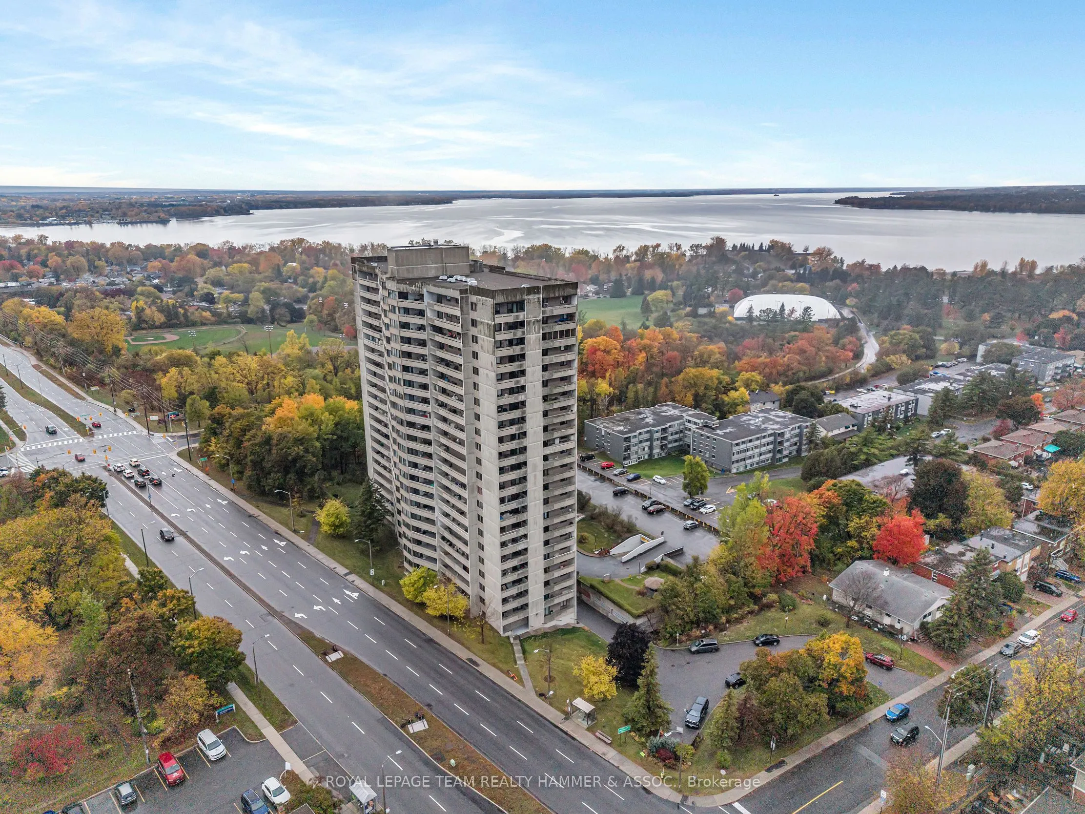 415 Greenview Avenue, #106