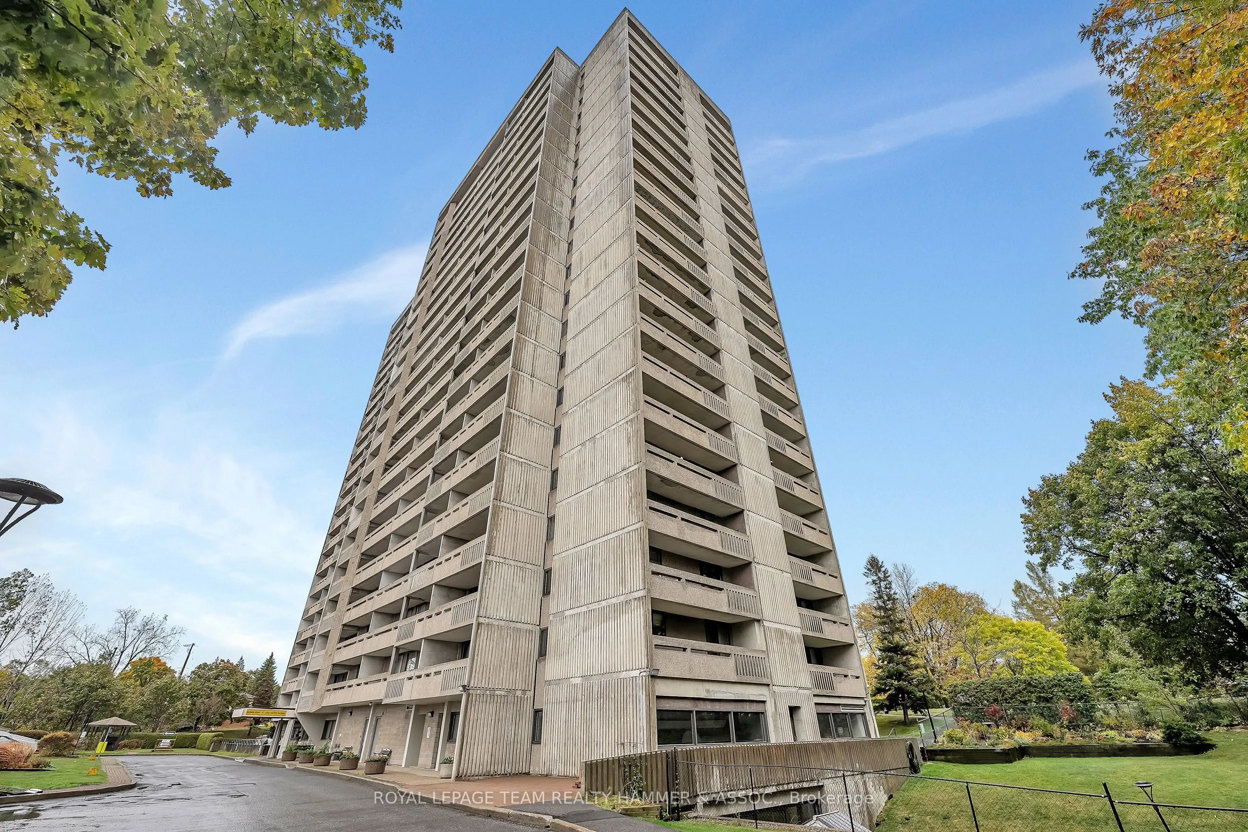 415 Greenview Avenue, #106