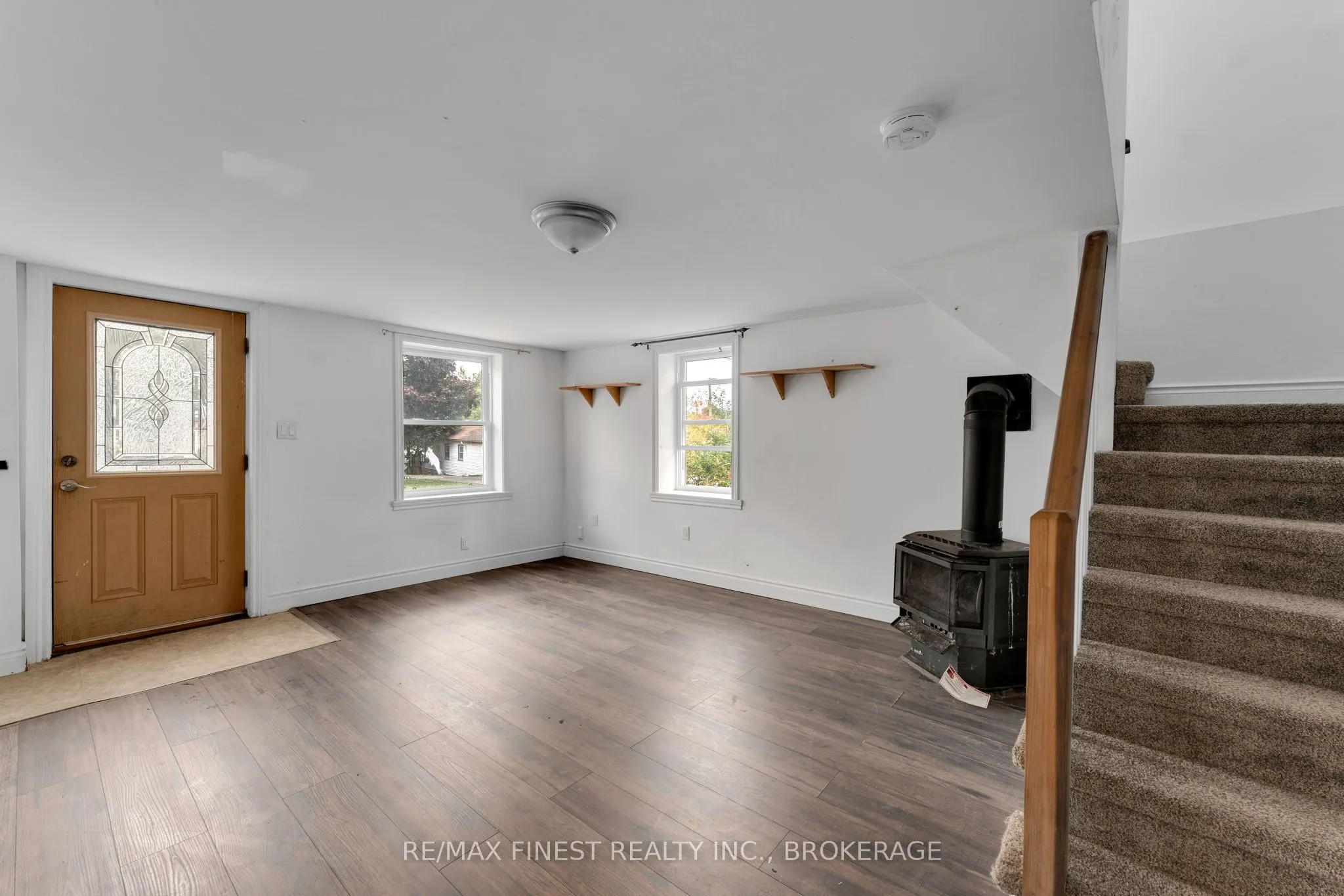 148 Thomas Street W, #1