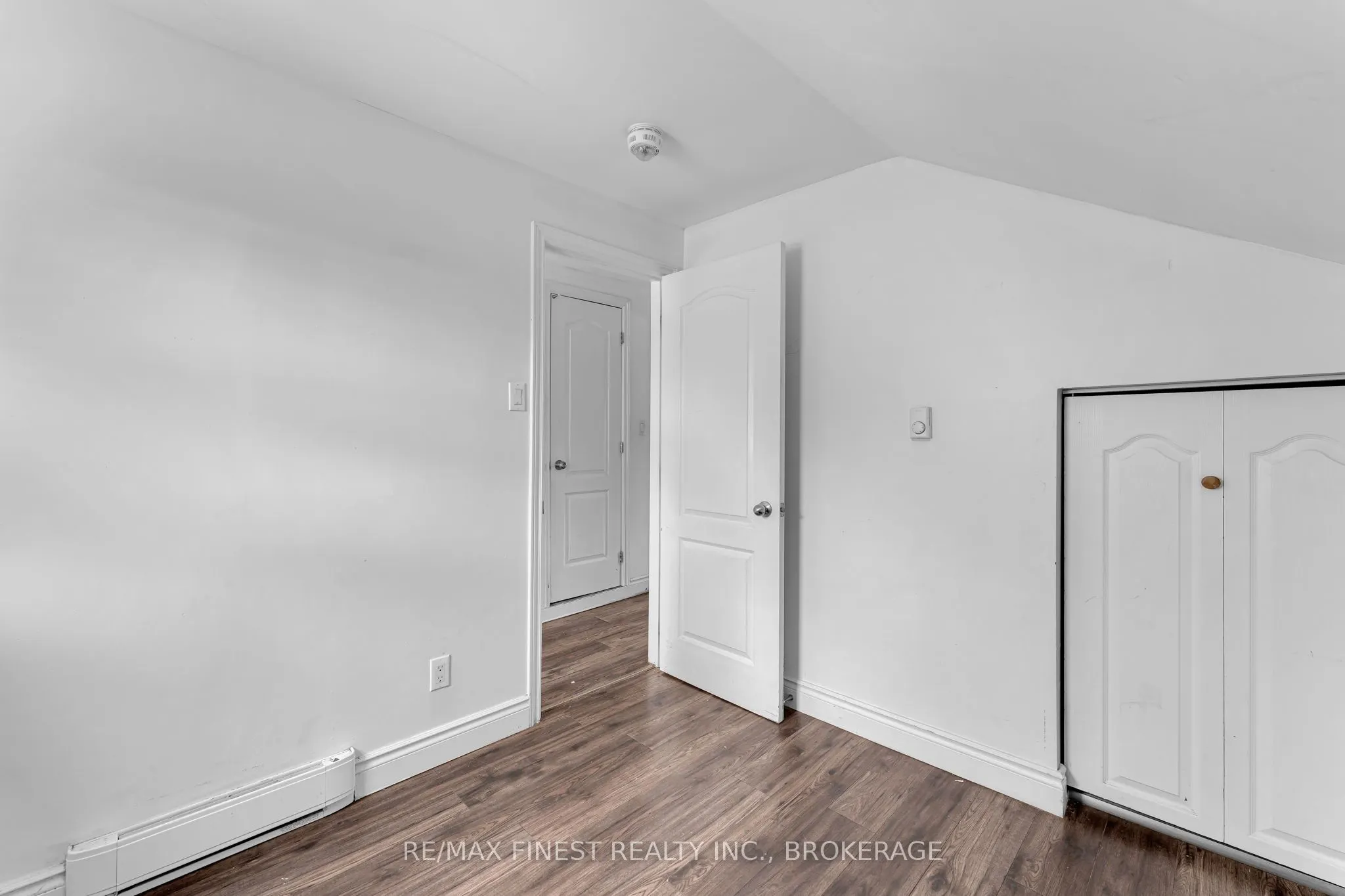 148 Thomas Street W, #1
