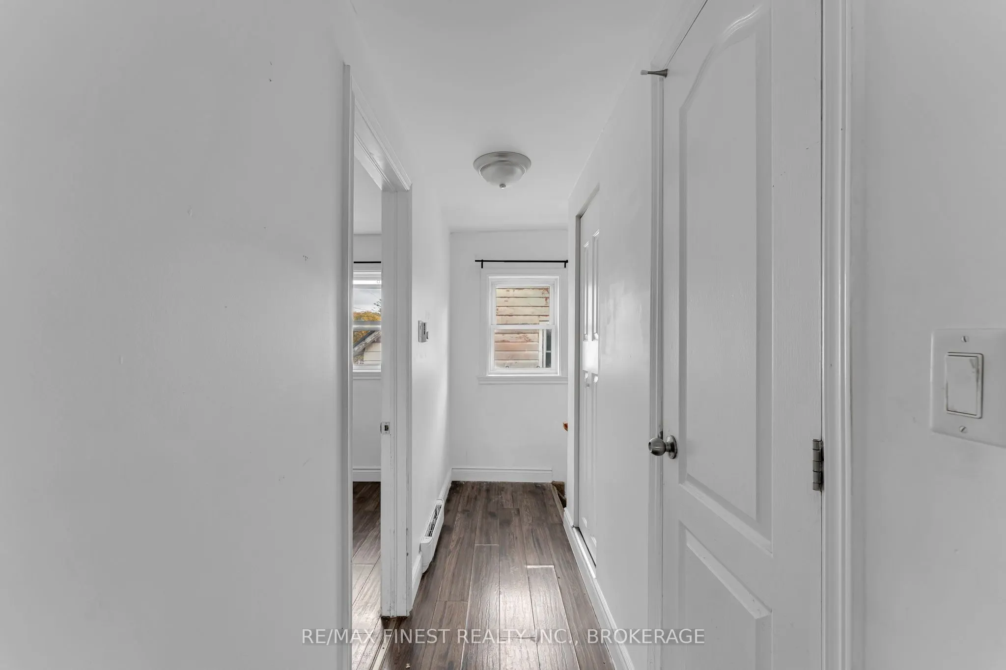 148 Thomas Street W, #1