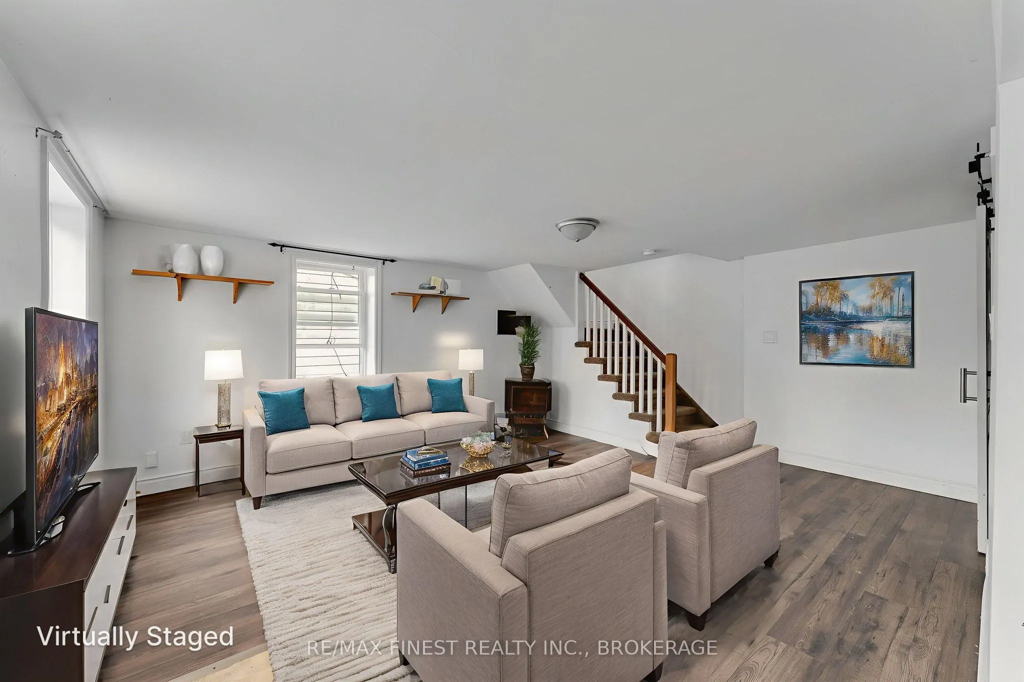 148 Thomas Street W, #1