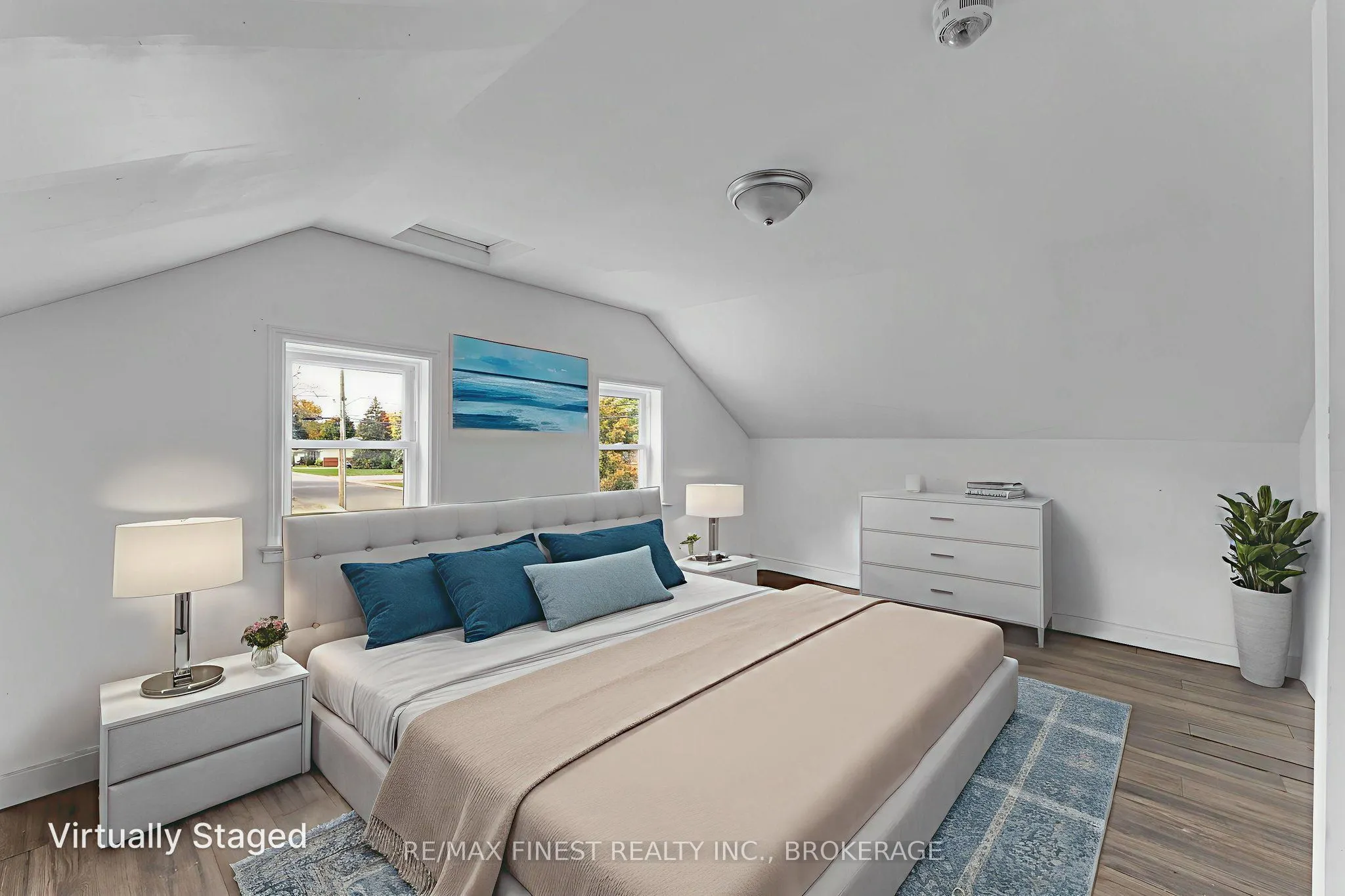 148 Thomas Street W, #1
