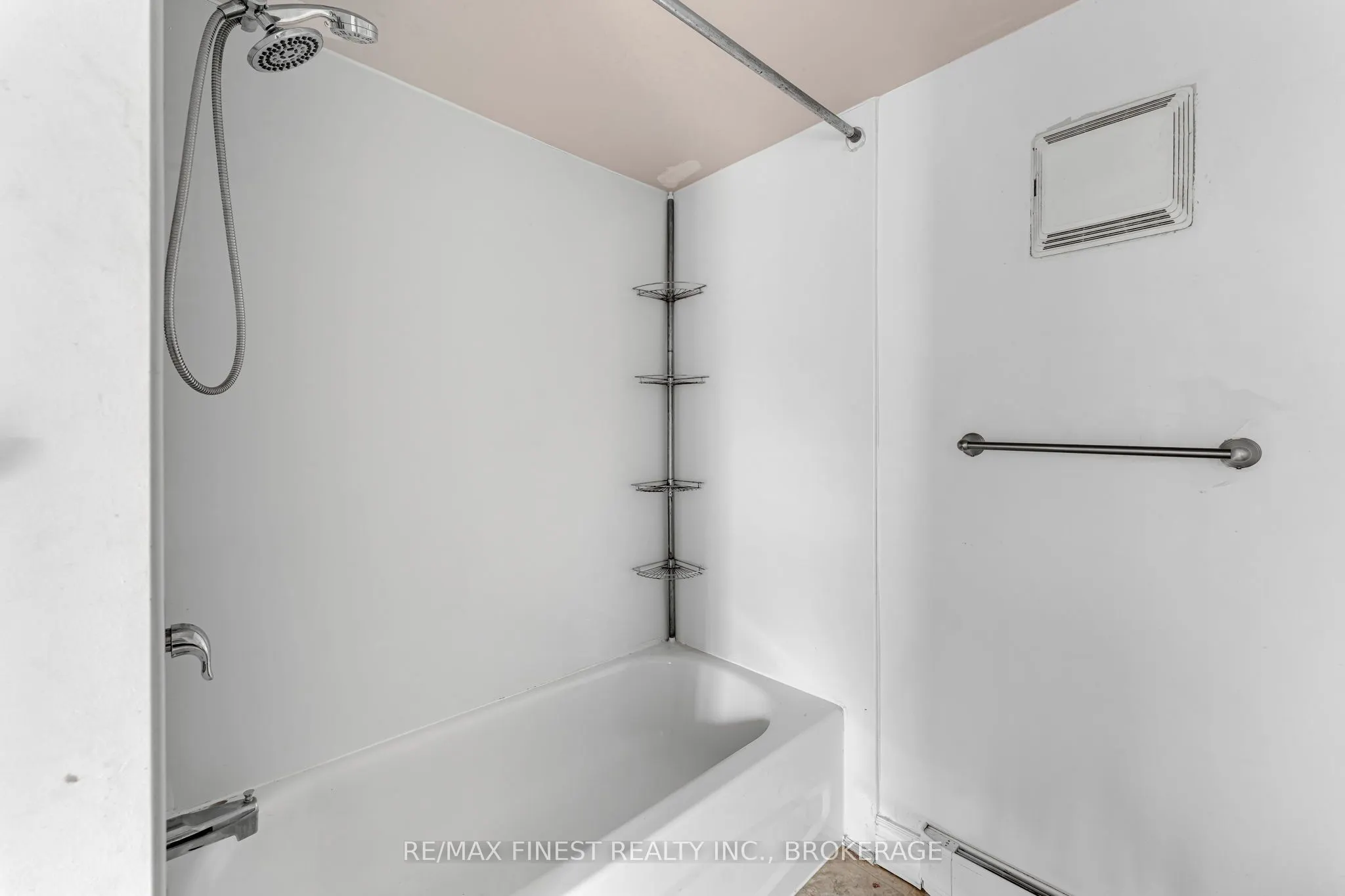 148 Thomas Street W, #1