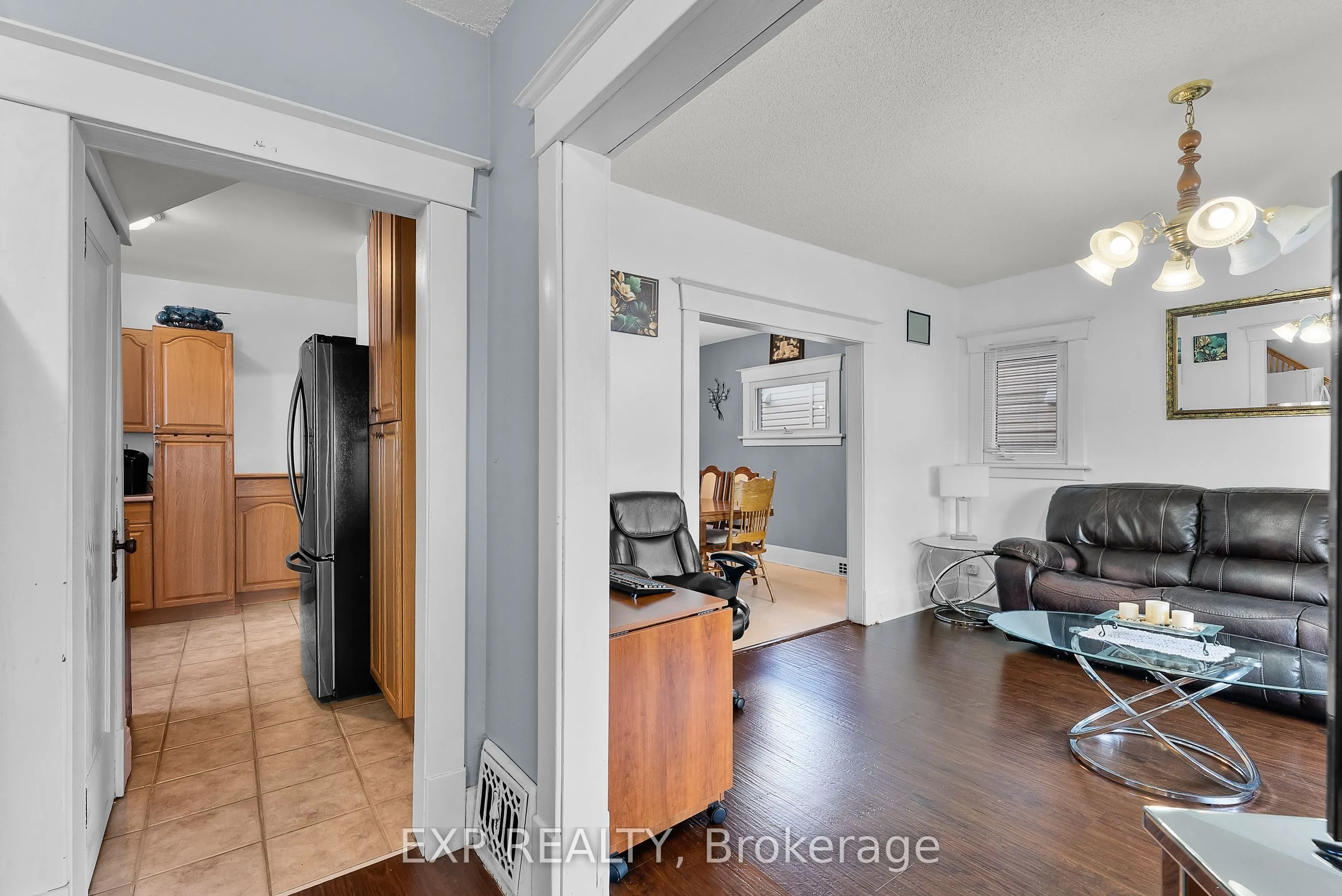 5132 Morrison Street