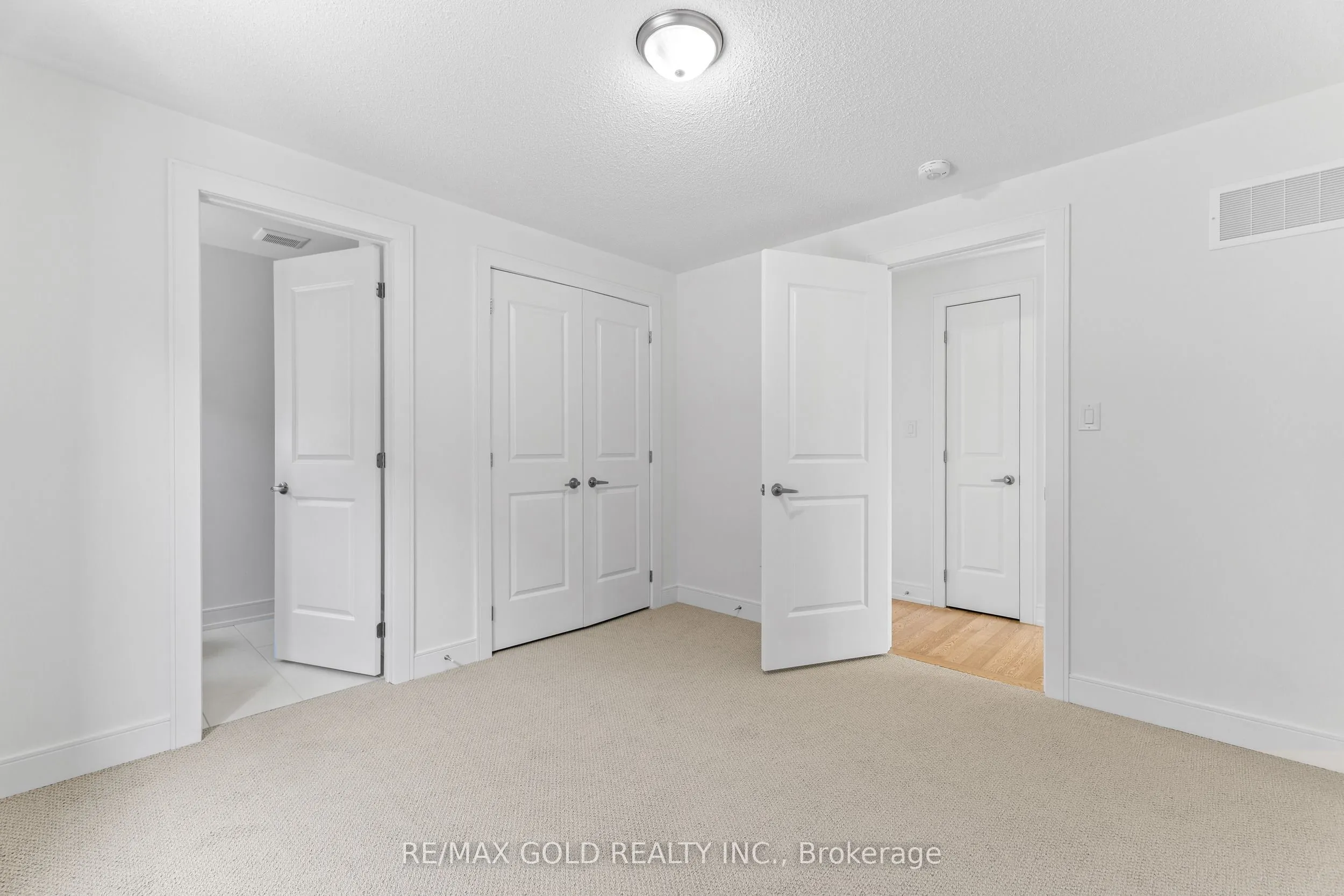31 Stanley Leitch Drive
