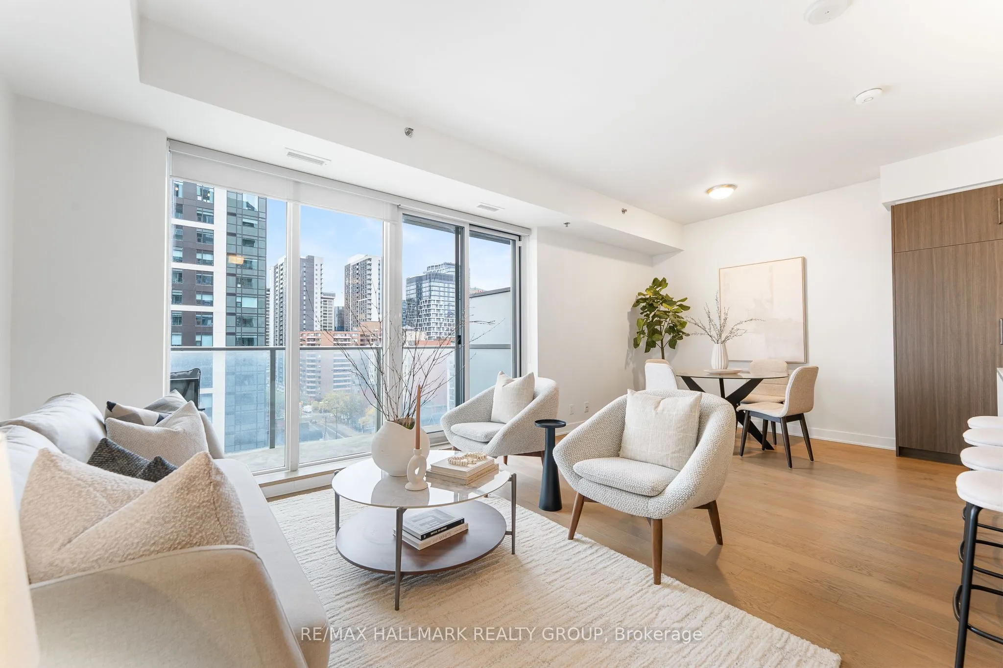 428 Sparks Street, #1007