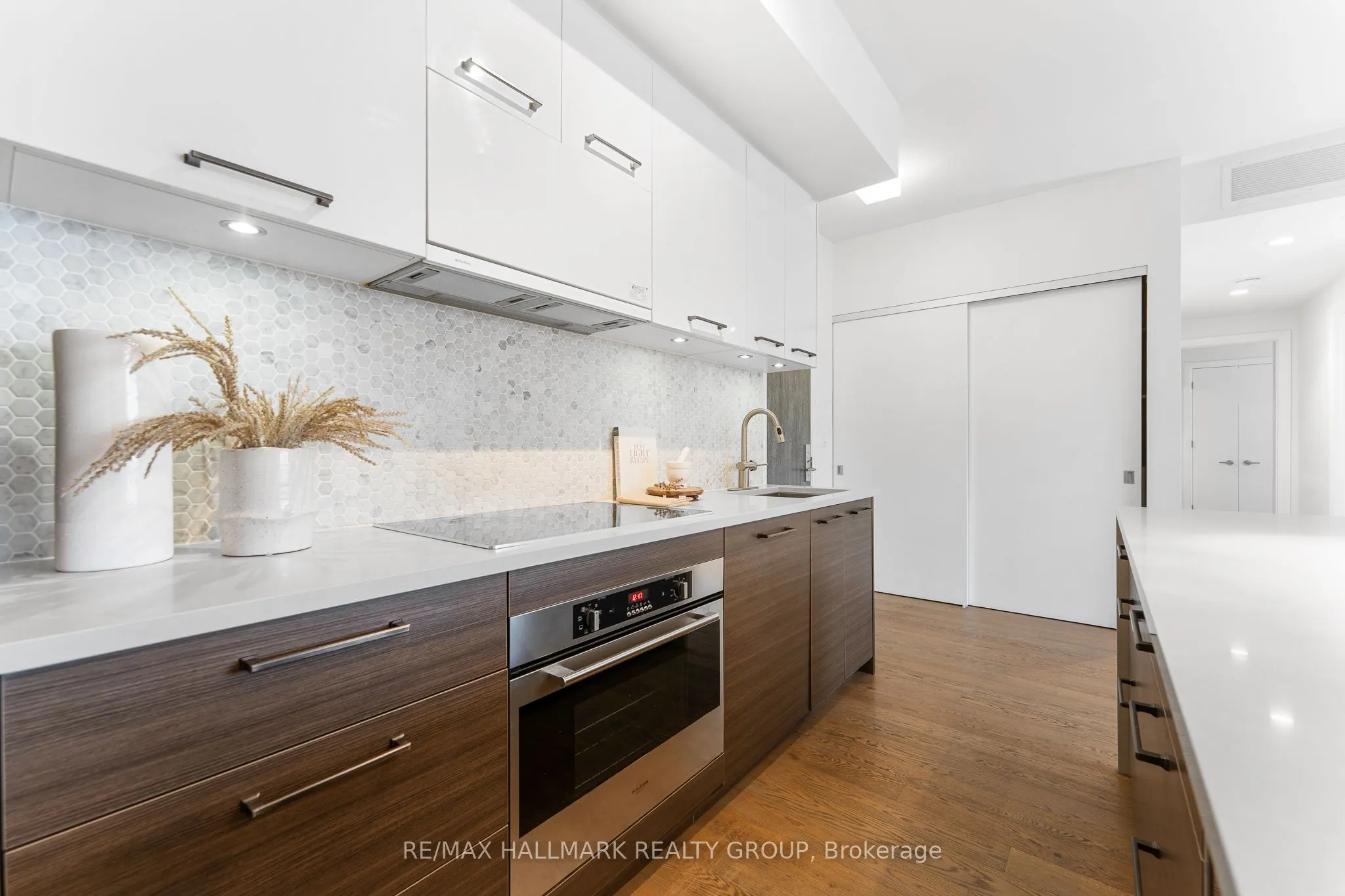 428 Sparks Street, #1007