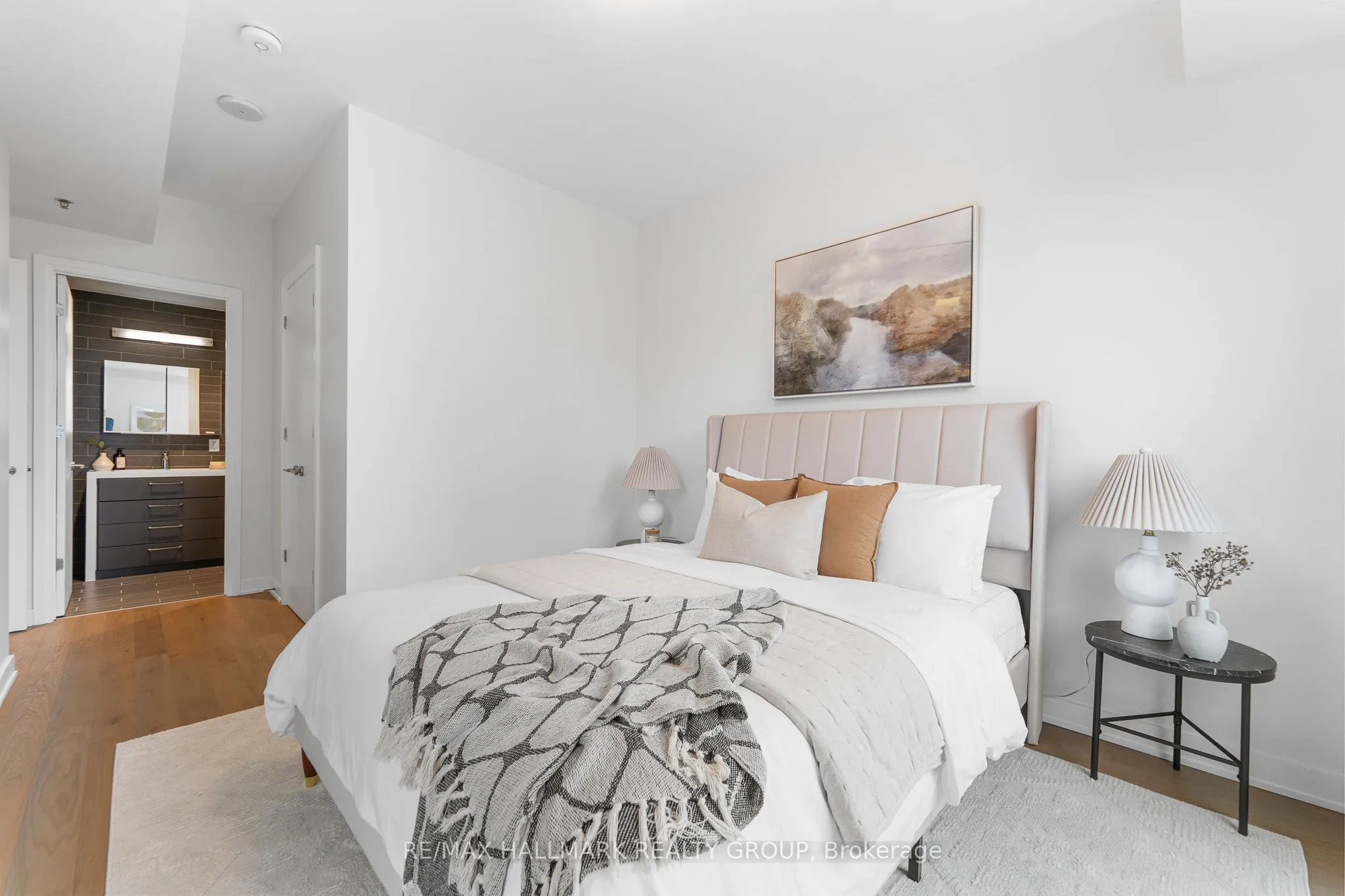 428 Sparks Street, #1007