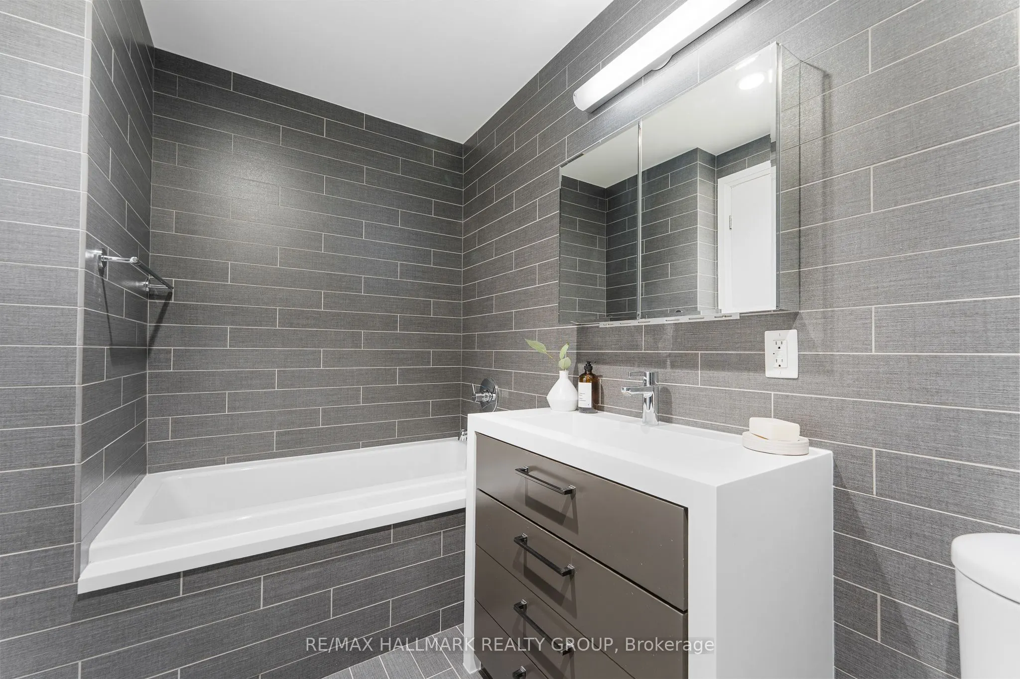 428 Sparks Street, #1007