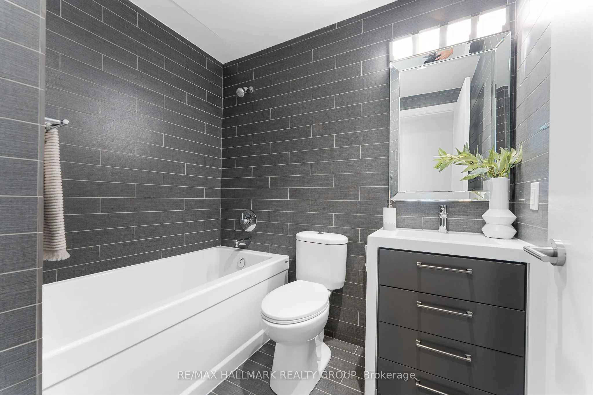 428 Sparks Street, #1007