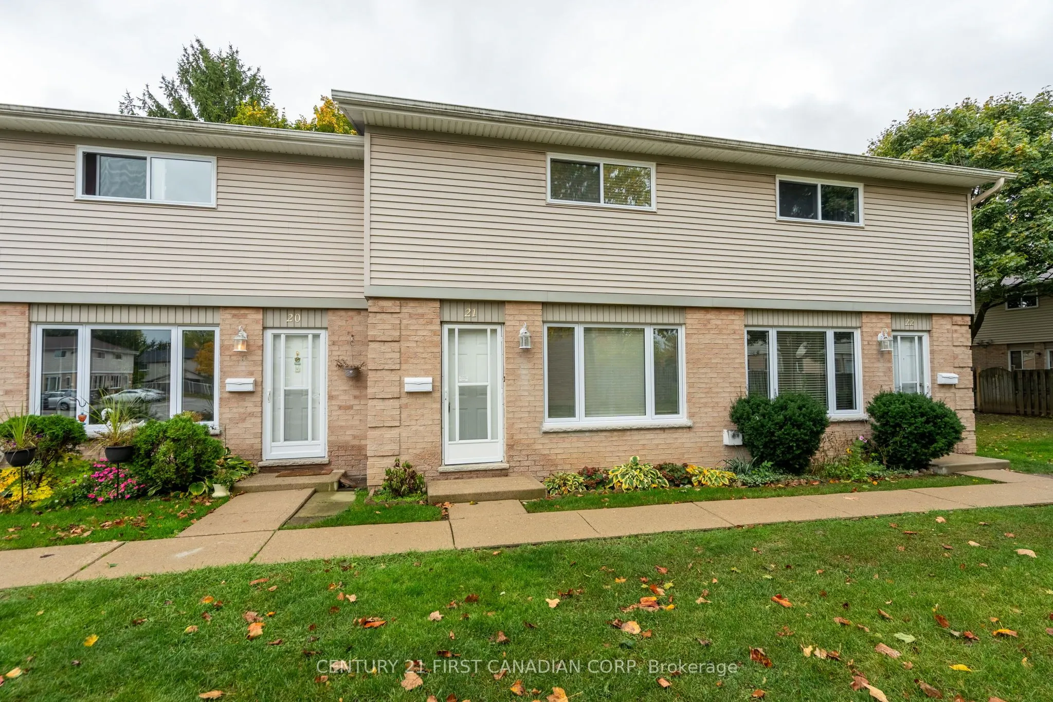 320 Westminster Avenue, #21