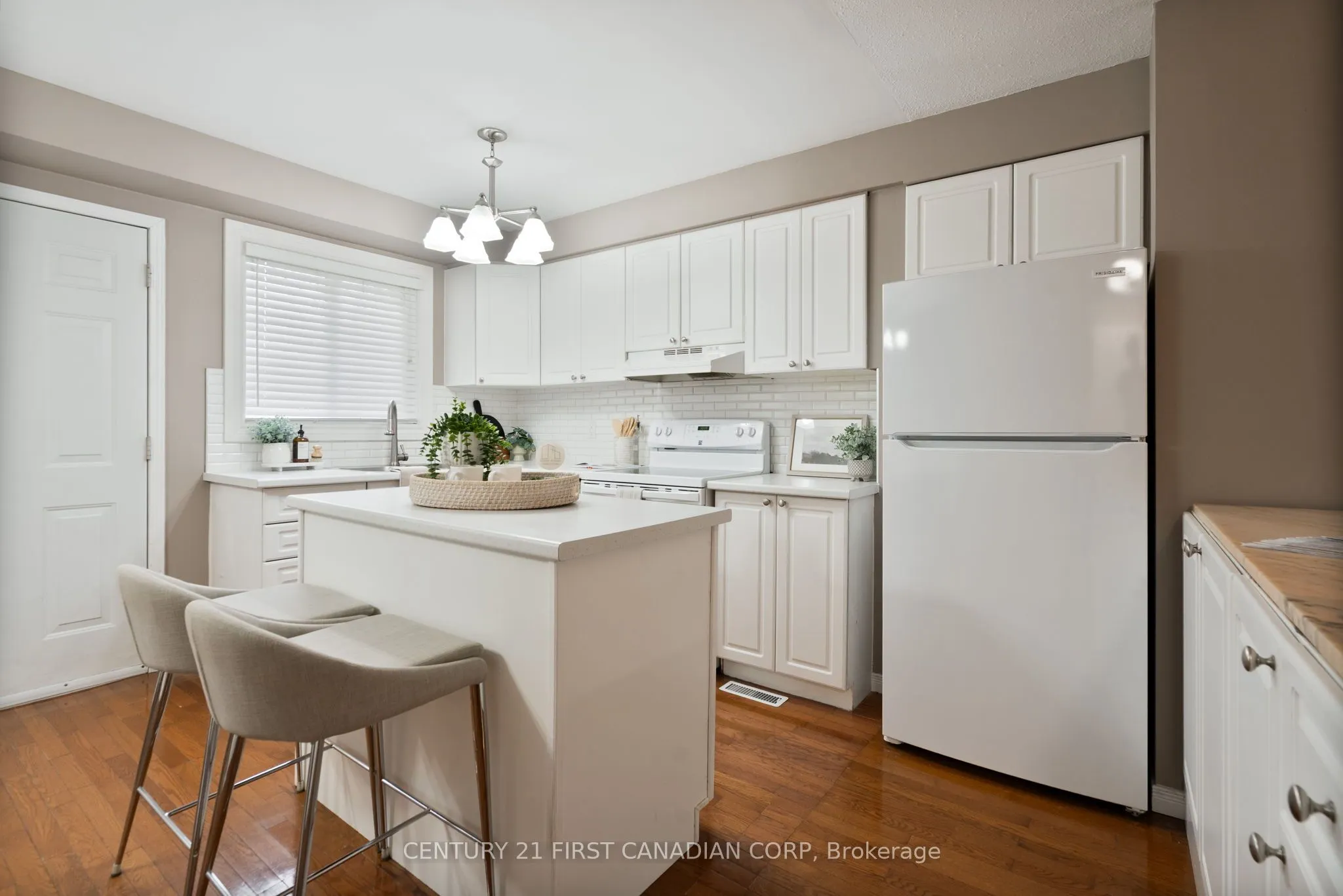 320 Westminster Avenue, #21