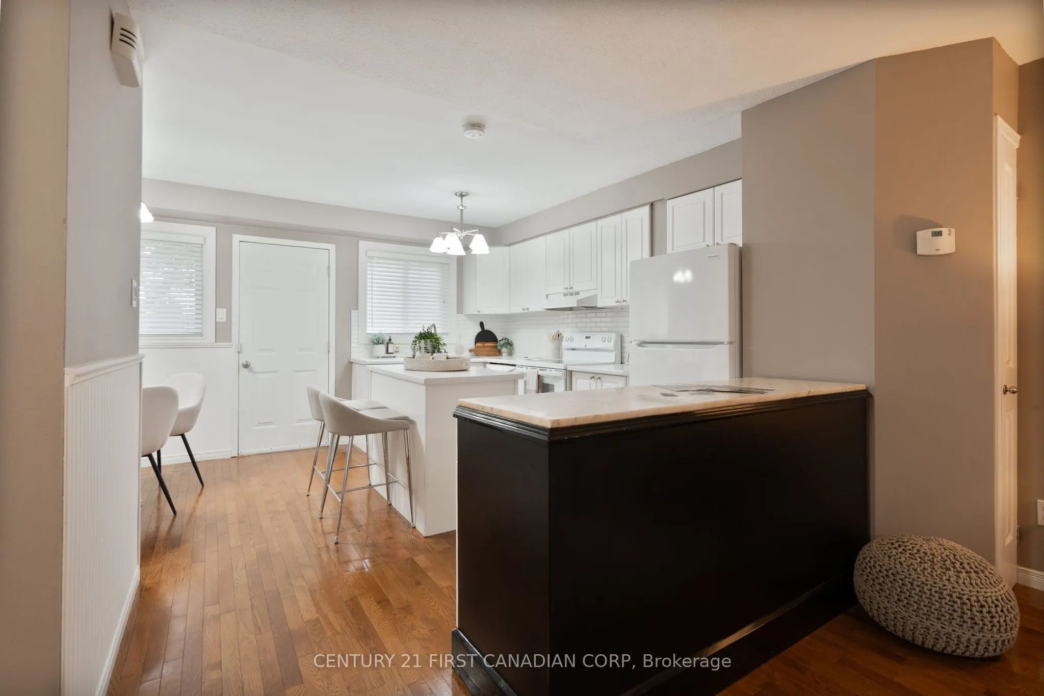 320 Westminster Avenue, #21