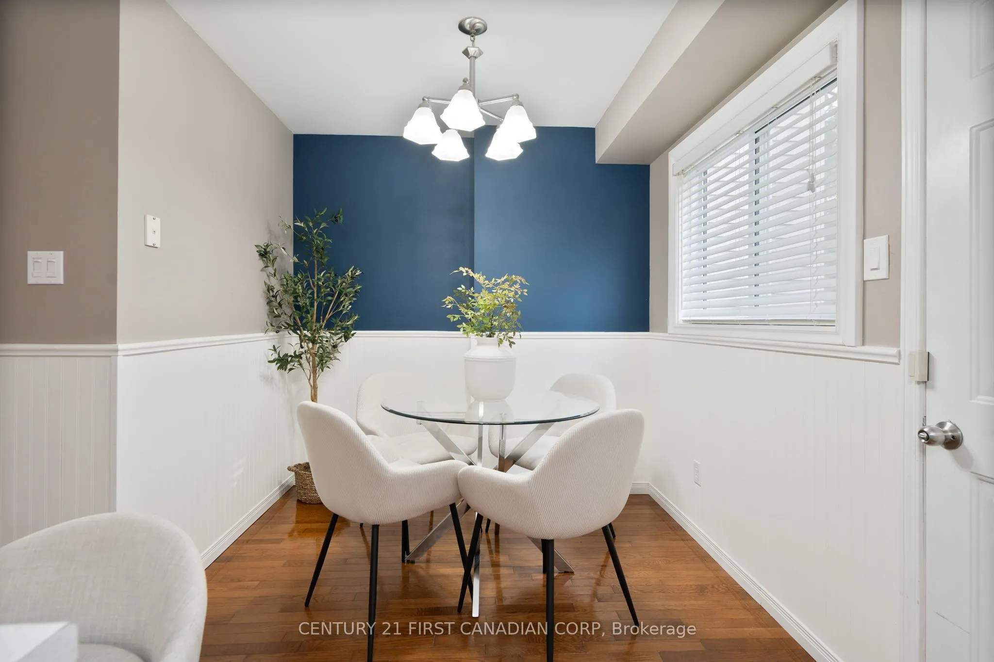 320 Westminster Avenue, #21