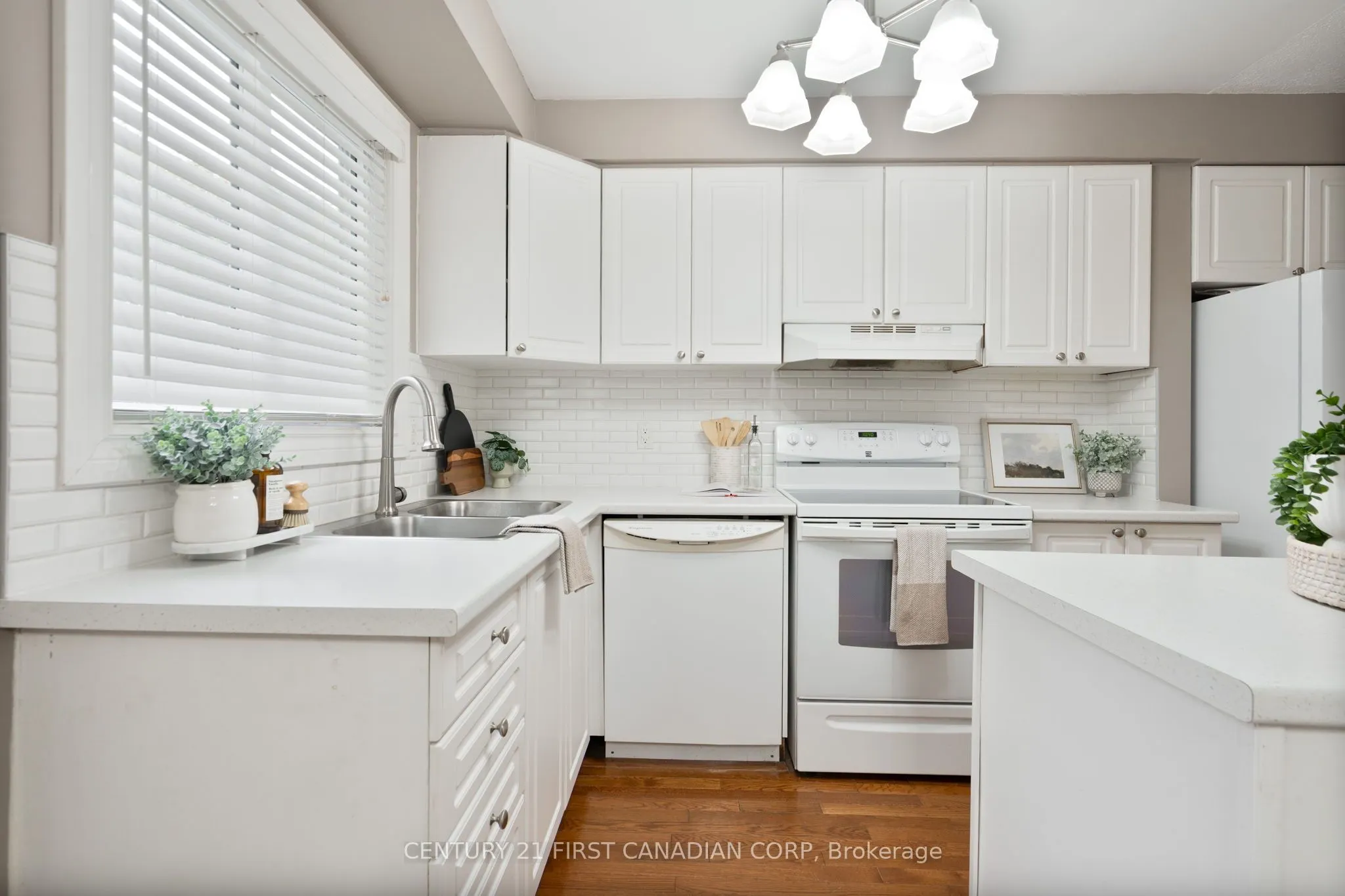 320 Westminster Avenue, #21