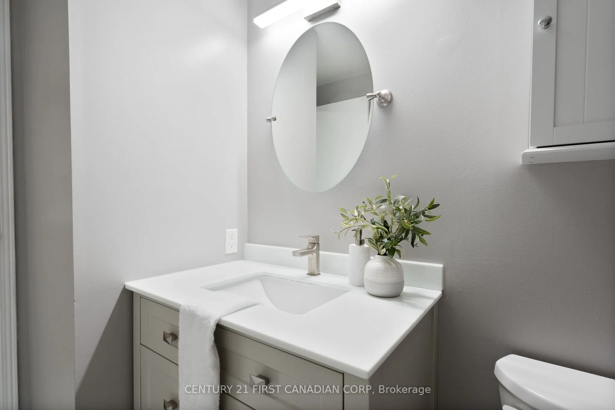 320 Westminster Avenue, #21