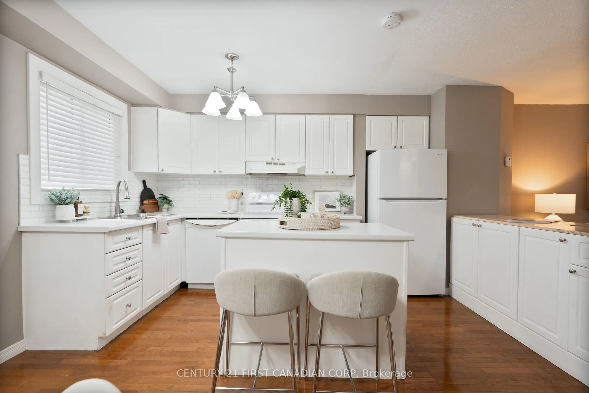 320 Westminster Avenue, #21