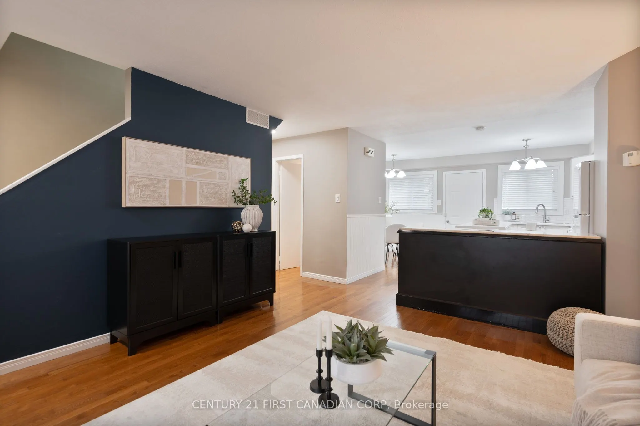 320 Westminster Avenue, #21