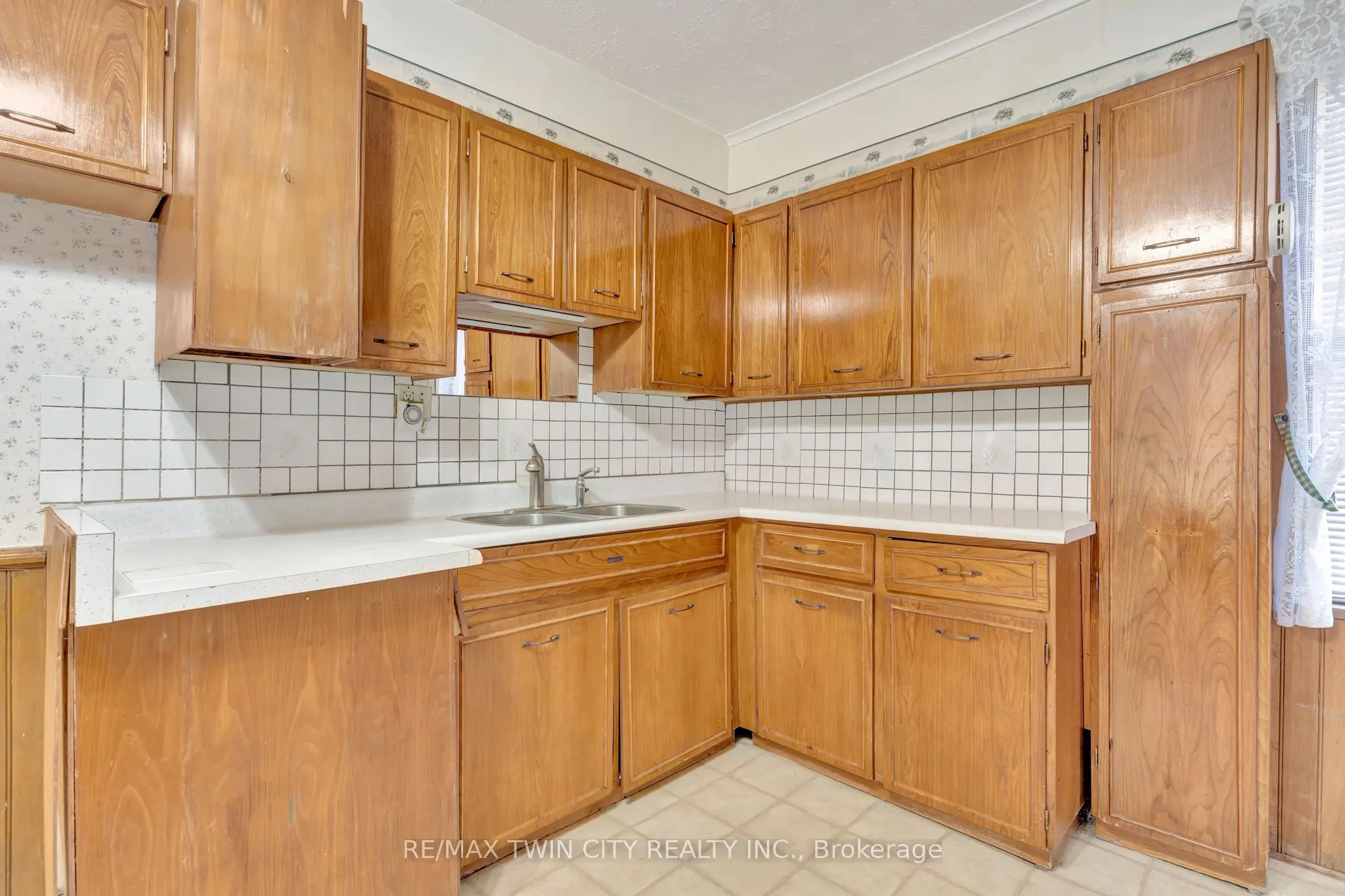 3454 Lobsinger Lane