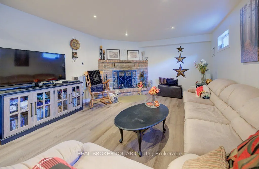34 Willow Green Court