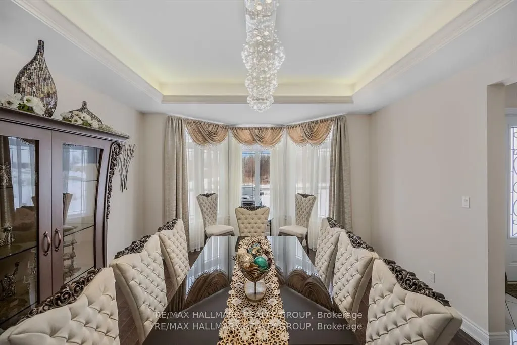 699 Ballycastle Crescent