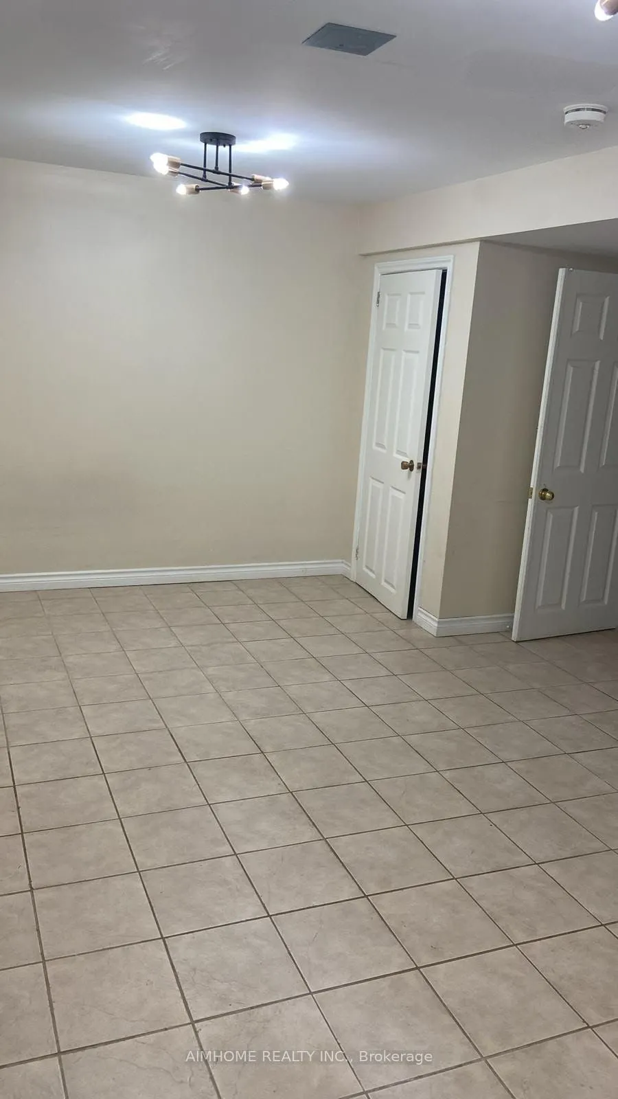 279 Vansickle Road, #Basement