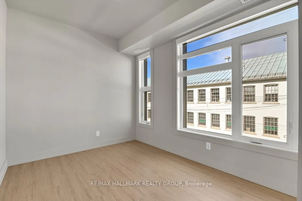 260 Armstrong Street, #201