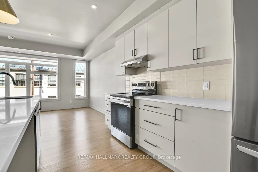 260 Armstrong Street, #201