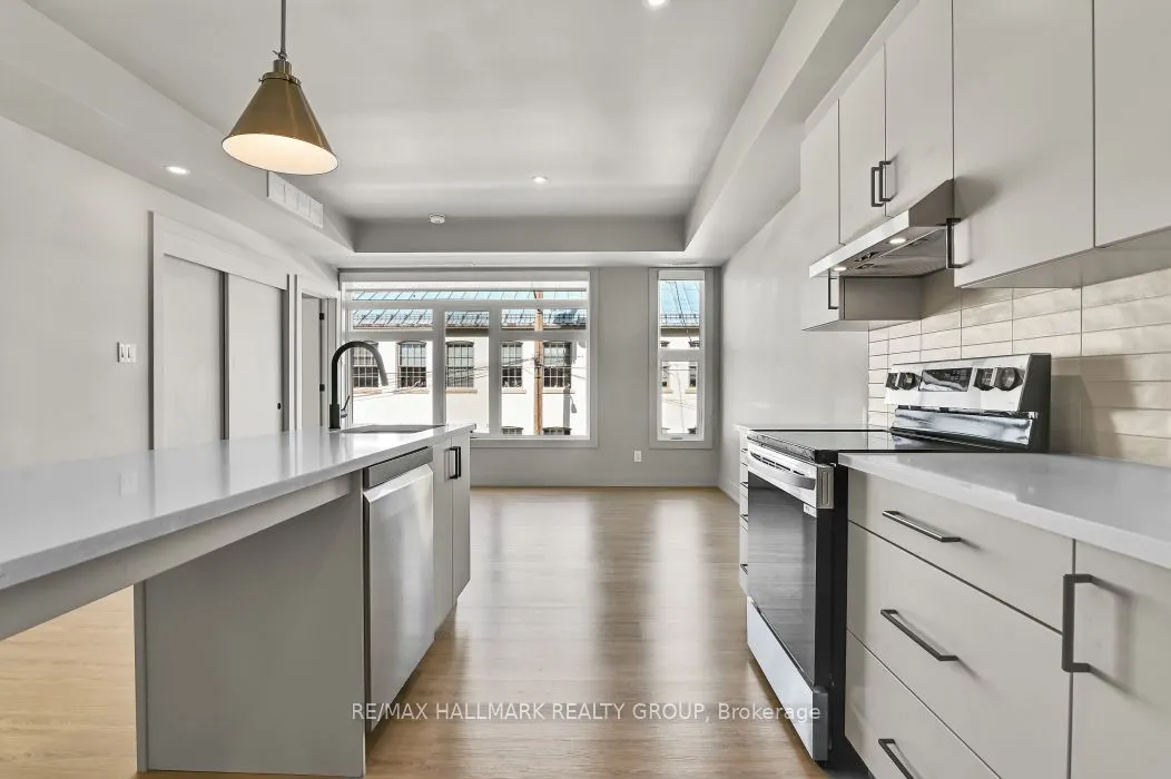 260 Armstrong Street, #201
