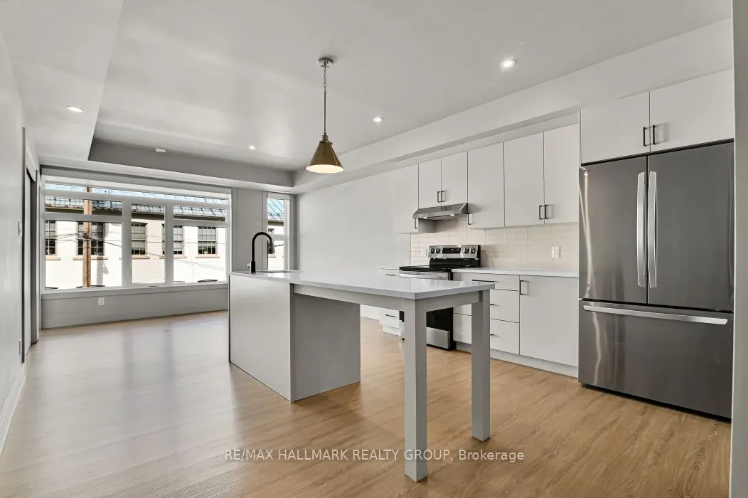 260 Armstrong Street, #201