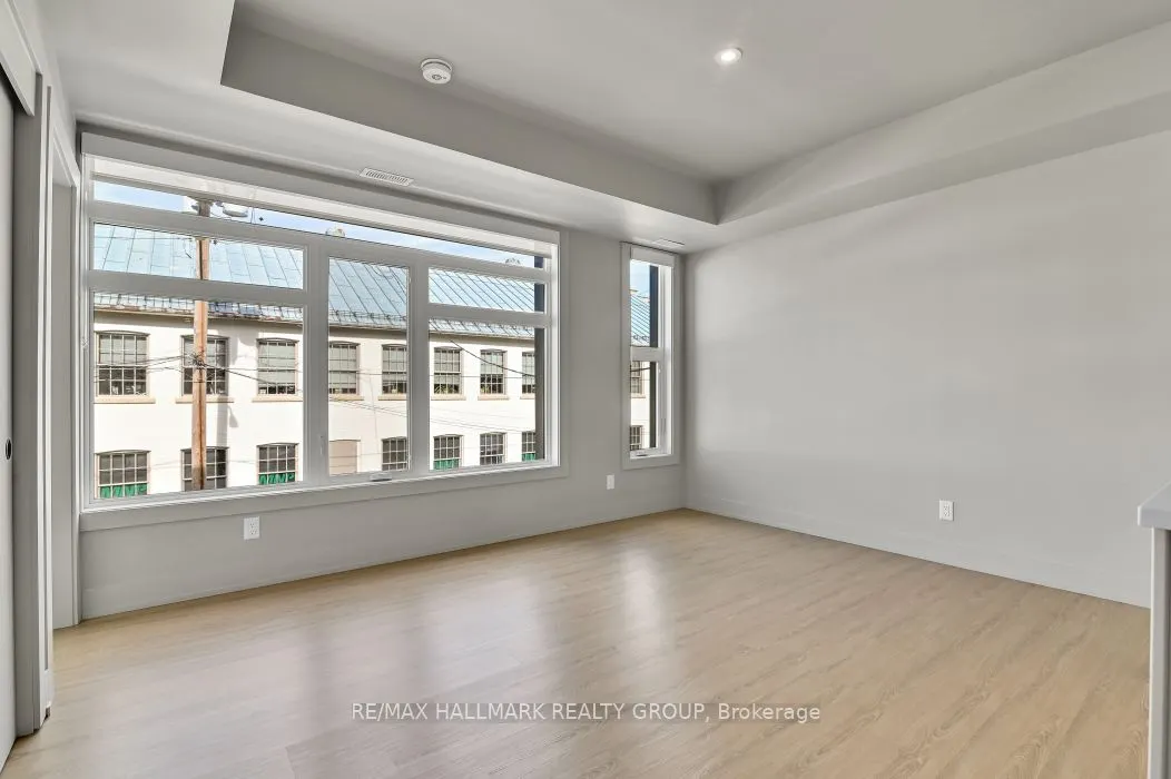 260 Armstrong Street, #201
